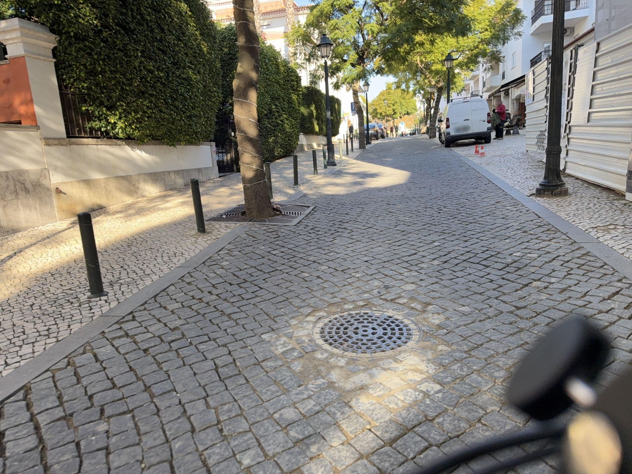 Street view near Istra-Indústria e Comércio de Hotelaria, Cascais — © RSTQ (CC BY-SA · Mapillary)