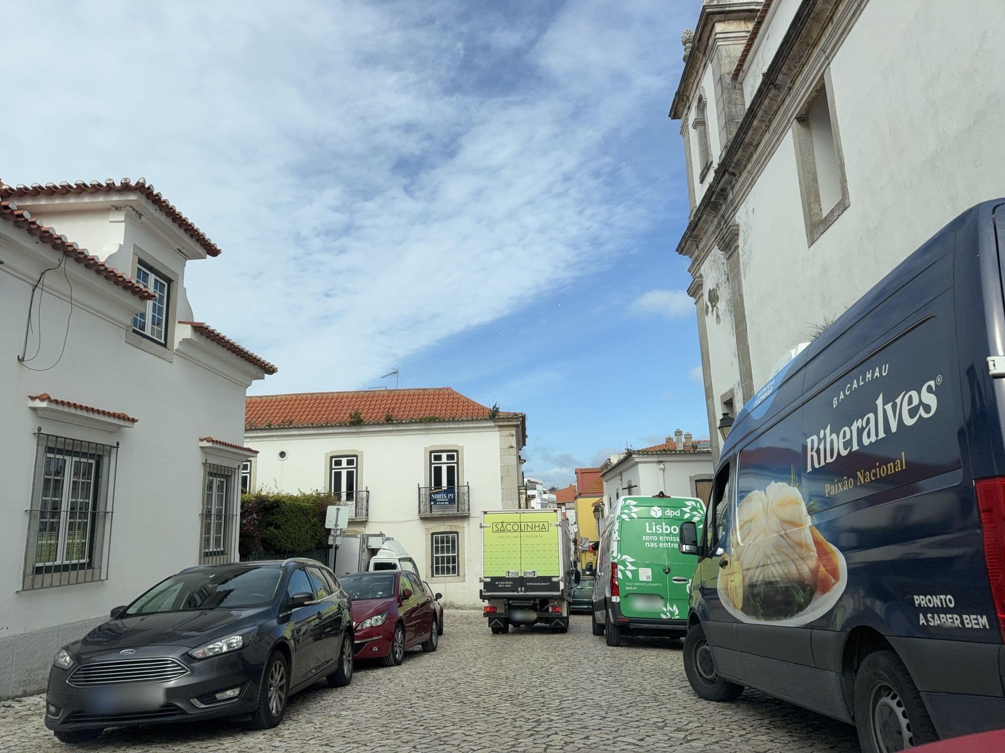 Street view near Cascais 4 You, Cascais — © RSTQ (CC BY-SA · Mapillary)