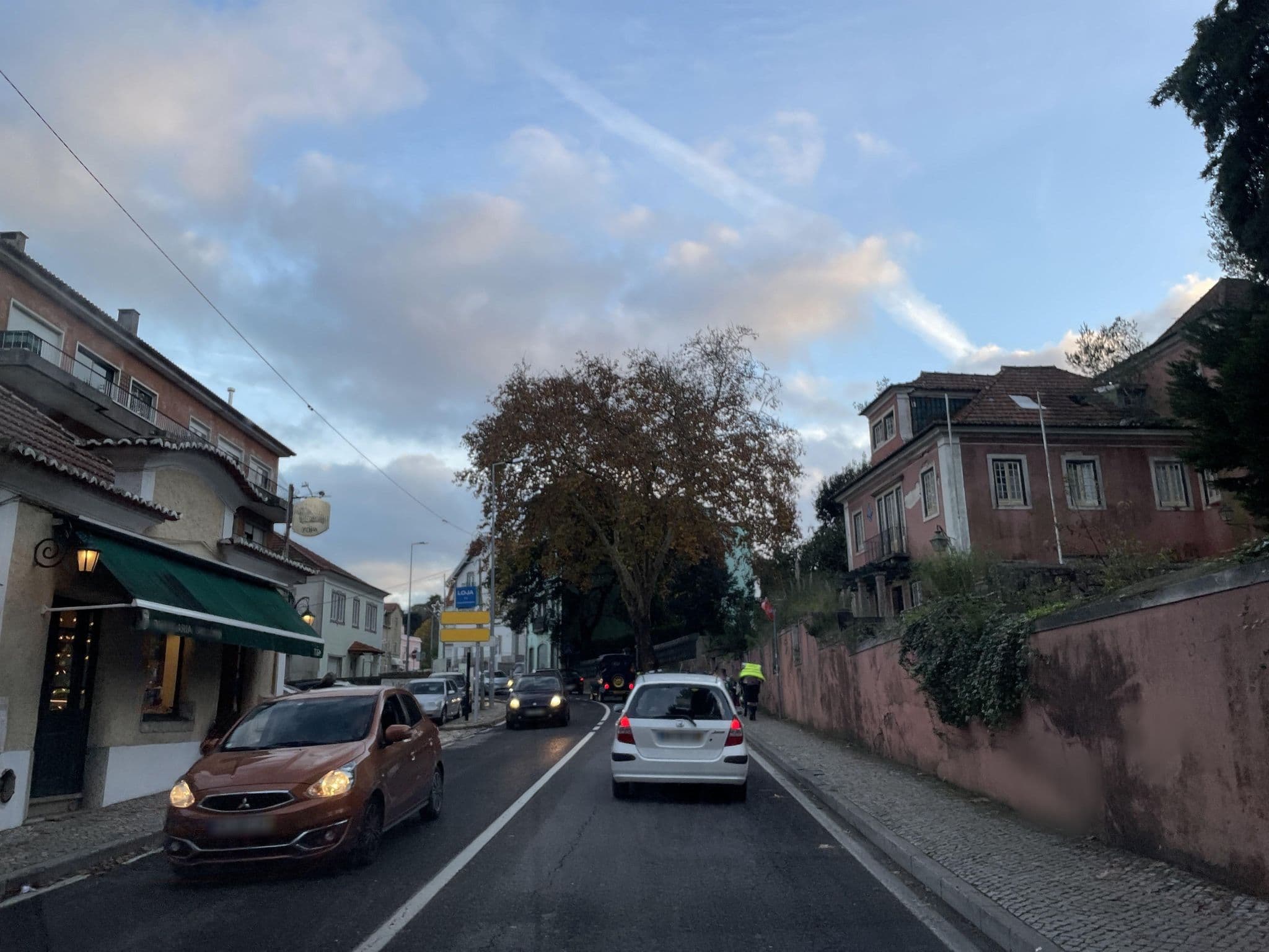 Street view near Oh Casa Sintra Rooms & Suites, Sintra — © seraq (CC BY-SA · Mapillary)