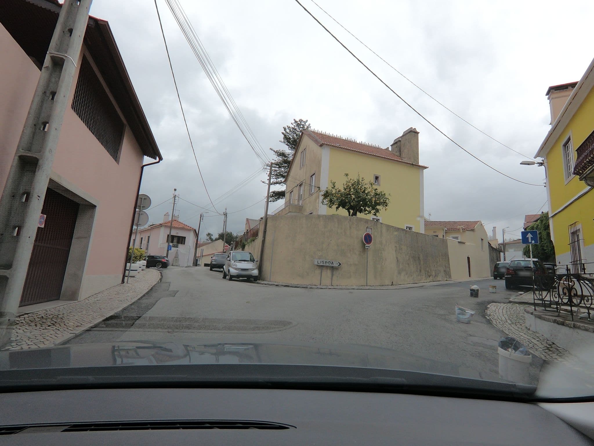 Street view near Dona Maria Parreirinha, Sintra — © davipt (CC BY-SA · Mapillary)