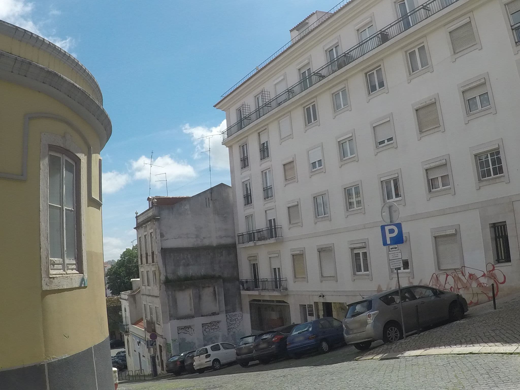 Street view near Little Prince 1 Apartment, Principe Real — © chrisbeddow (CC BY-SA · Mapillary)