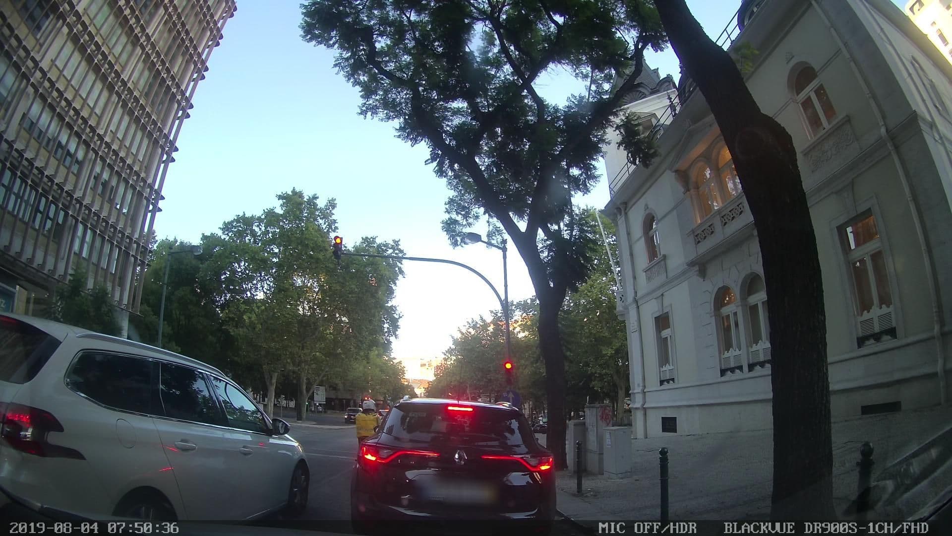Street view near Veneza - Vip Hotels, Lisbon — © filipegraciosa (CC BY-SA · Mapillary)