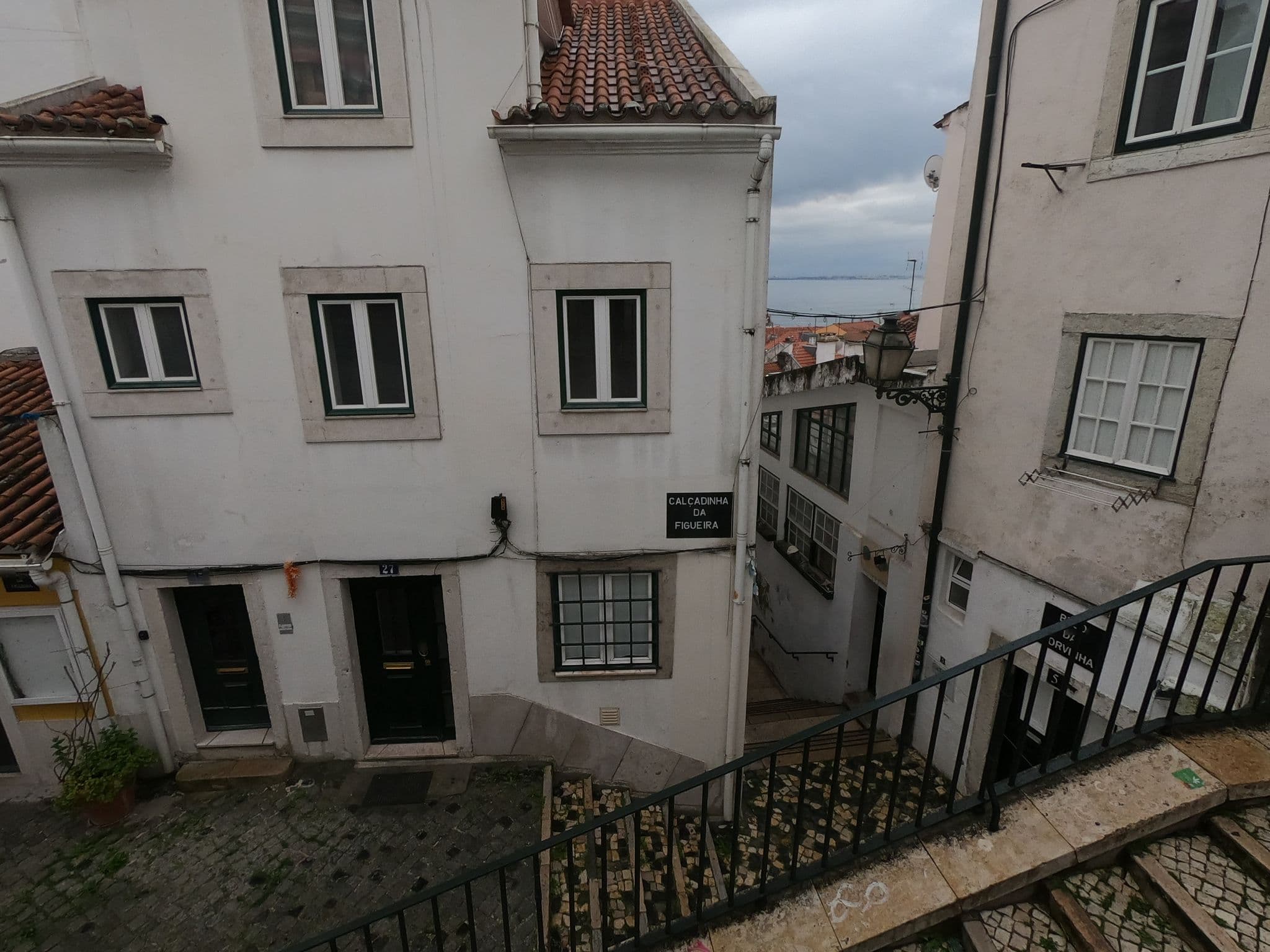 Street view near Castelo Picão 1 By Apartments Alfama, Alfama — © filohipo (CC BY-SA · Mapillary)