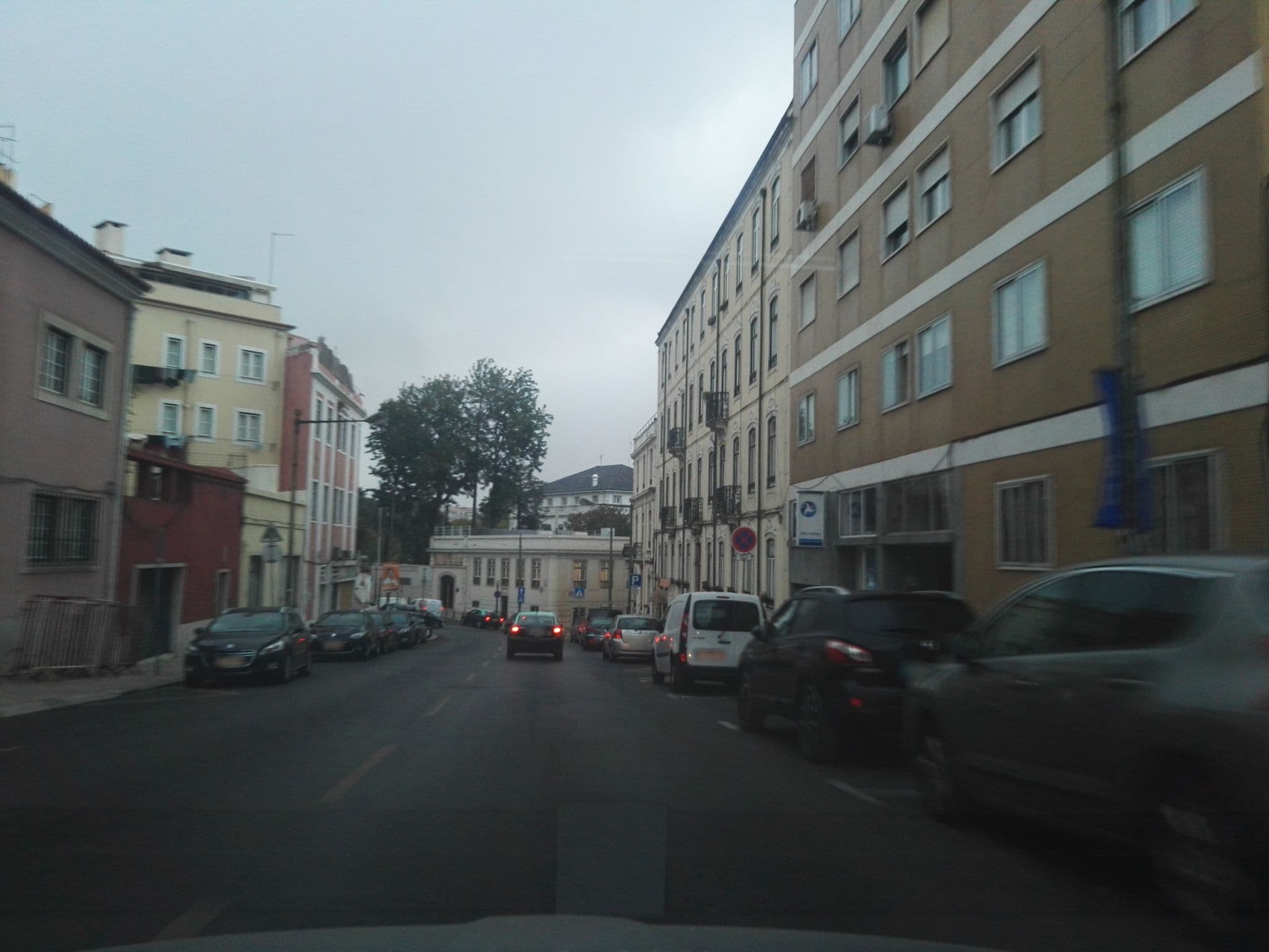 Street view near foreign friend guest house, Santos-o-Velho — © filipegraciosa (CC BY-SA · Mapillary)