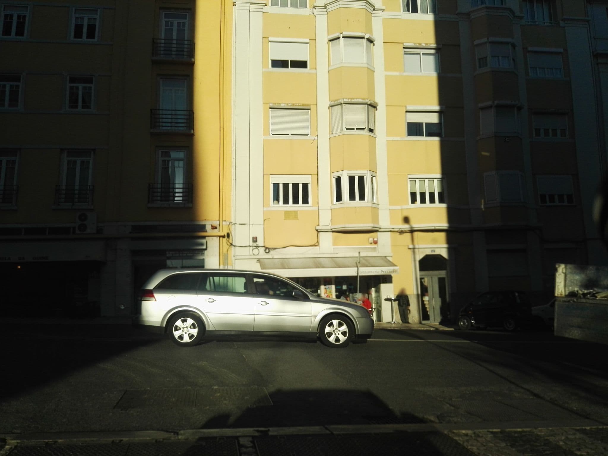 Street view near CoolPeople Hostel, Lisbon — © filipegraciosa (CC BY-SA · Mapillary)