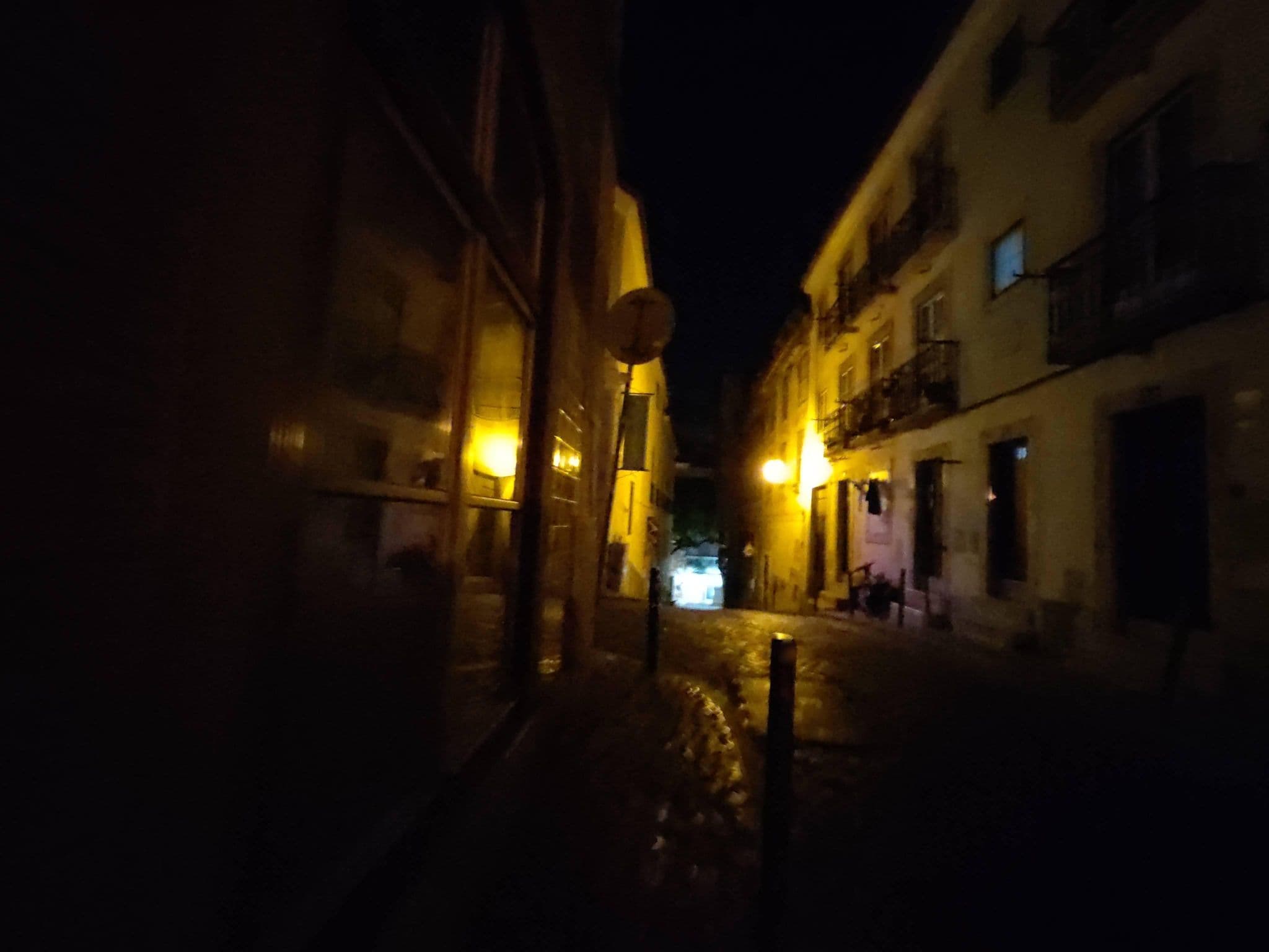 Street view near DOORM Quality Housing, Santos-o-Velho — © Attractor_Snowstorm (CC BY-SA · Mapillary)