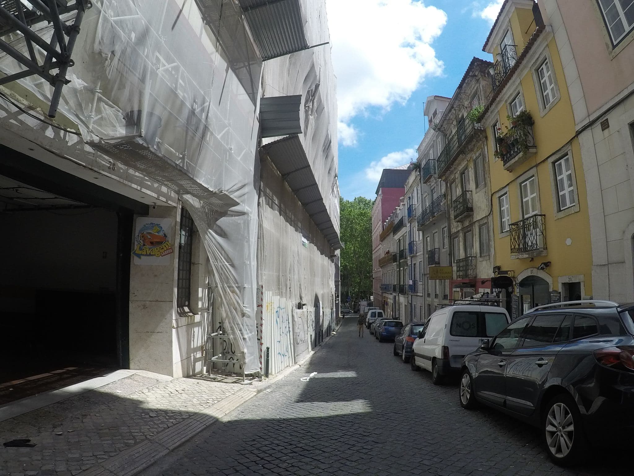 Street view near Mira Leal & Virginia, Unipessoal, São Mamede — © chrisbeddow (CC BY-SA · Mapillary)