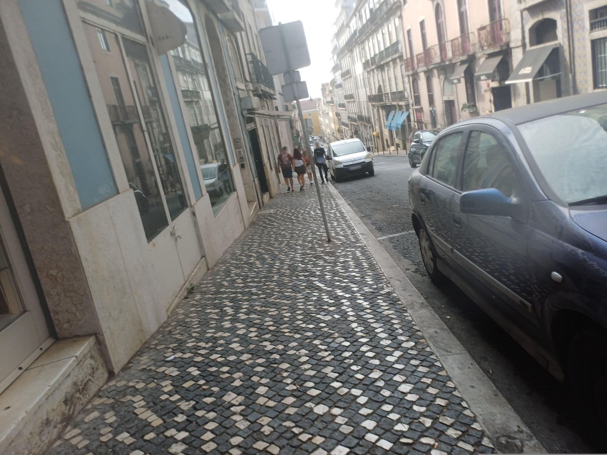 Street view near Hostel 4U Lisboa, Baixa — © beer119 (CC BY-SA · Mapillary)
