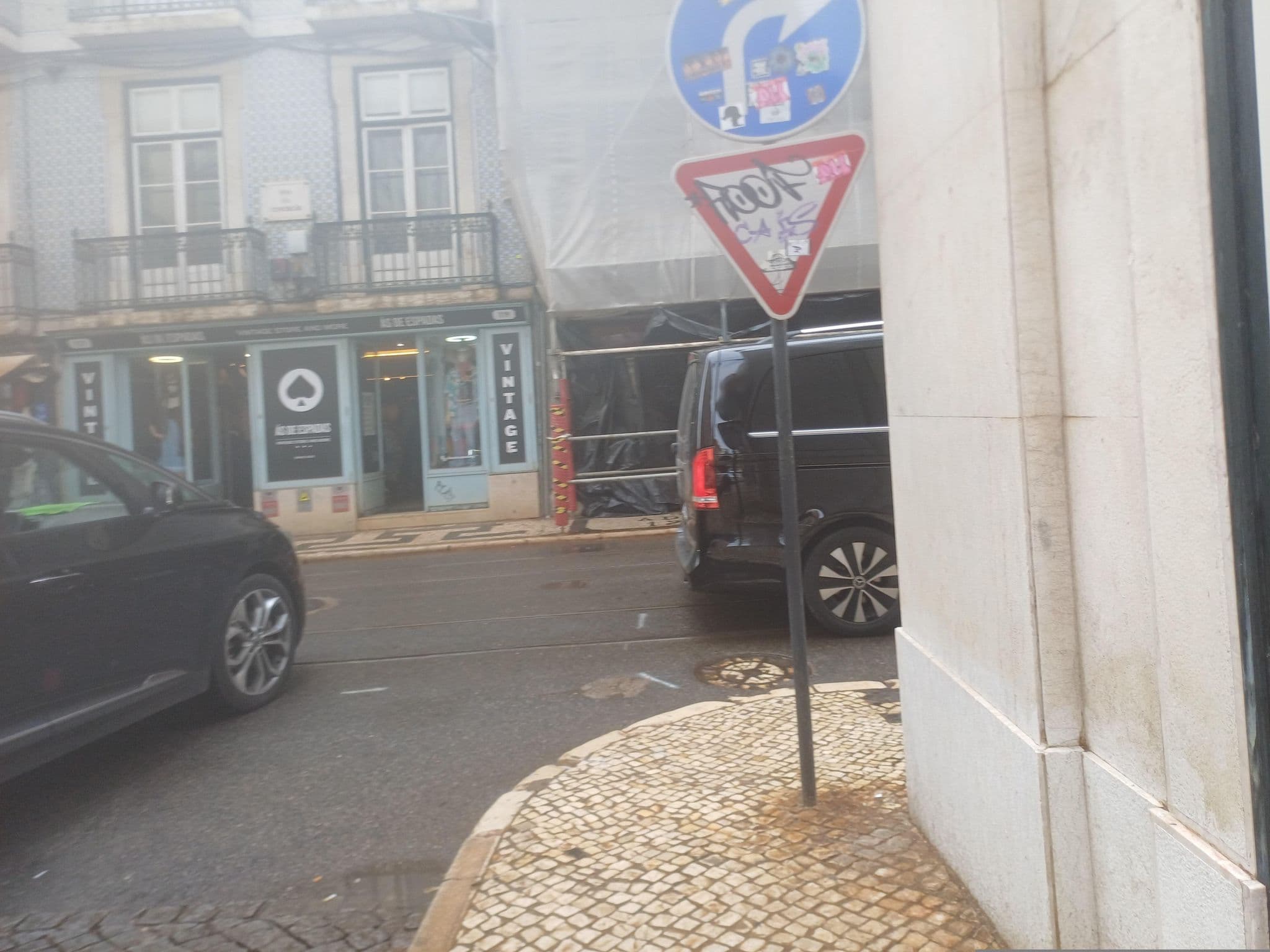Street view near Lisbon RiverView Hostel, Baixa — © beer119 (CC BY-SA · Mapillary)