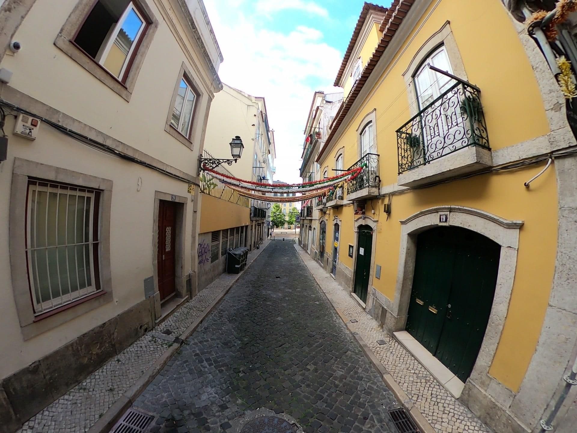 Street view near Casa Portuguesa Chiado 25, Bairro Alto — © feriret (CC BY-SA · Mapillary)