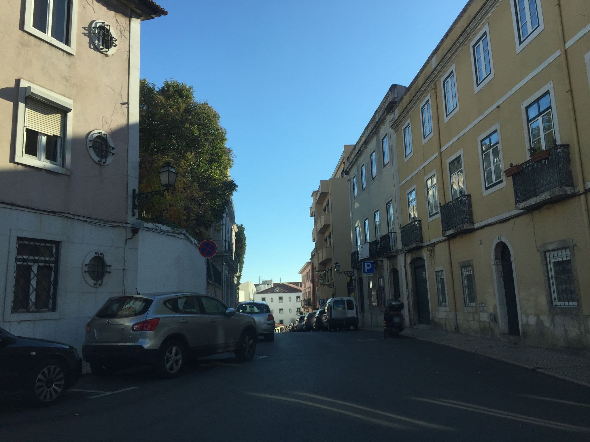 Street view near Waytostay, Principe Real — © ptmap (CC BY-SA · Mapillary)