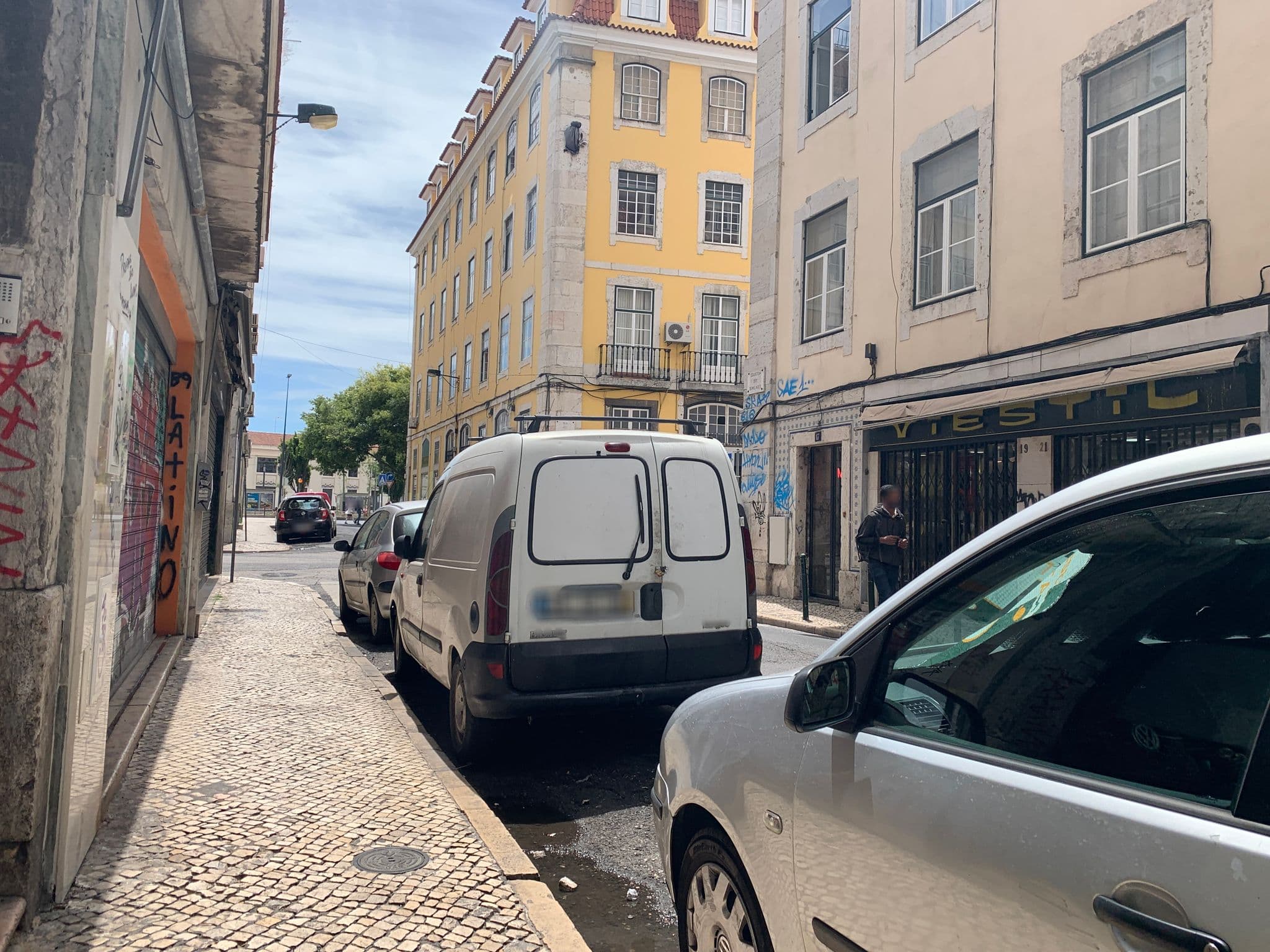 Street view near Azulejos Cais Sodré B&B, Bairro Alto — © egorka (CC BY-SA · Mapillary)