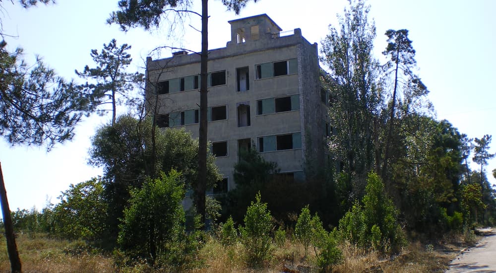 Hotel do Muxito (via Wikimedia Commons, CC BY-SA 3.0)