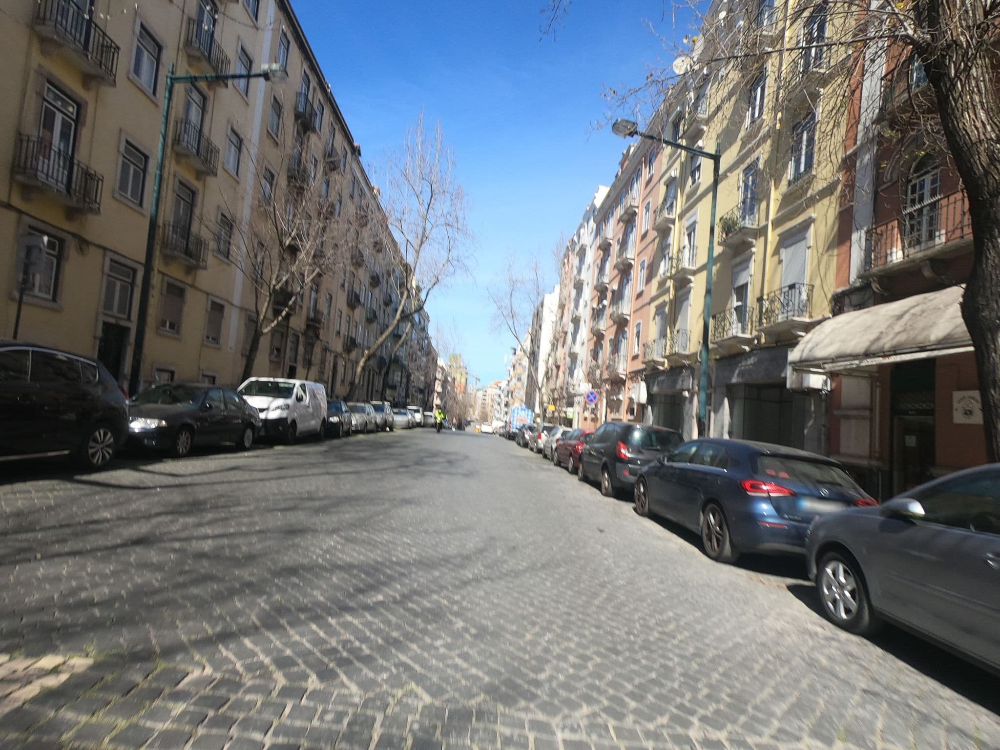 Street view near Albergue Nations Rooms, Lisbon — © filohipo (CC BY-SA · Mapillary)