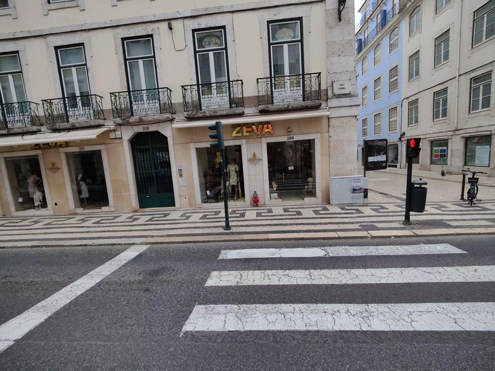 Street view near Your Lisbon Home Baixa-Chiado, Baixa — © feriret (CC BY-SA · Mapillary)