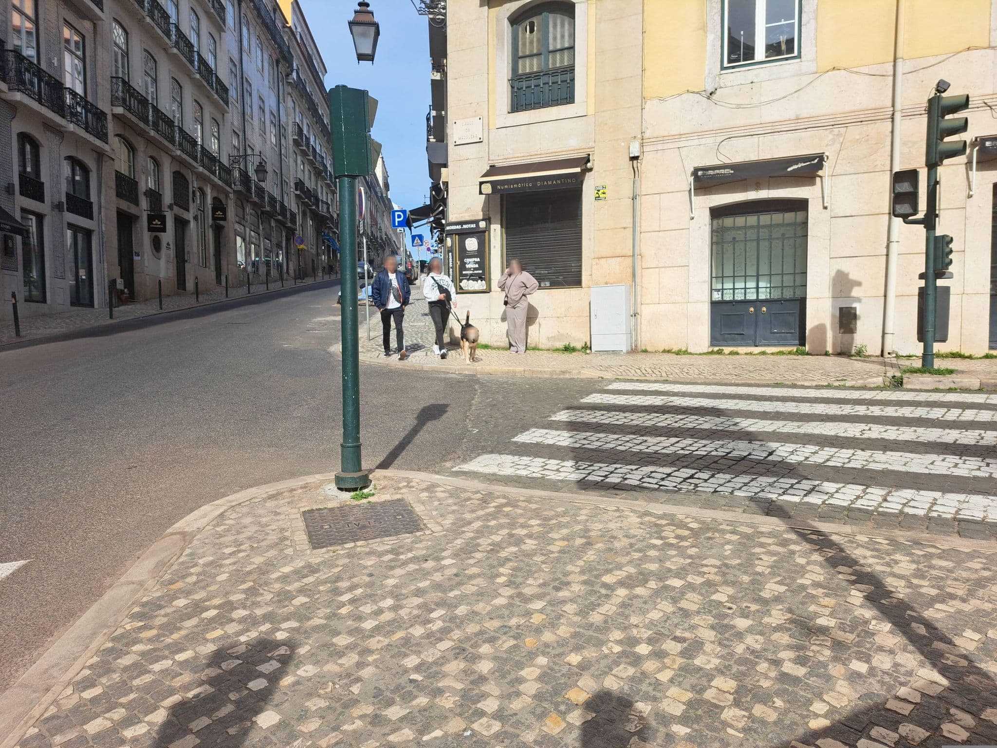 Street view near Ando Living, Baixa — © beer119 (CC BY-SA · Mapillary)