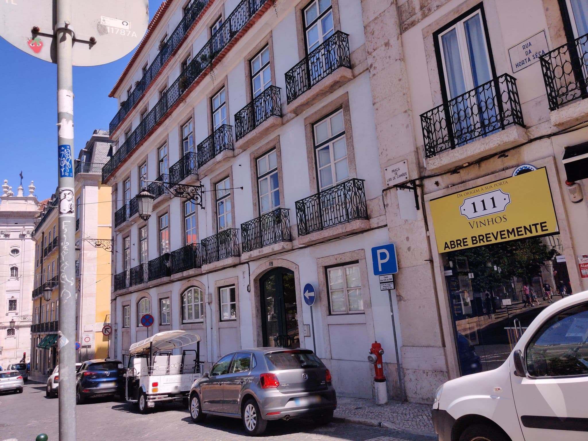 Street view near PH in Chiado, Bairro Alto — © sttujames (CC BY-SA · Mapillary)