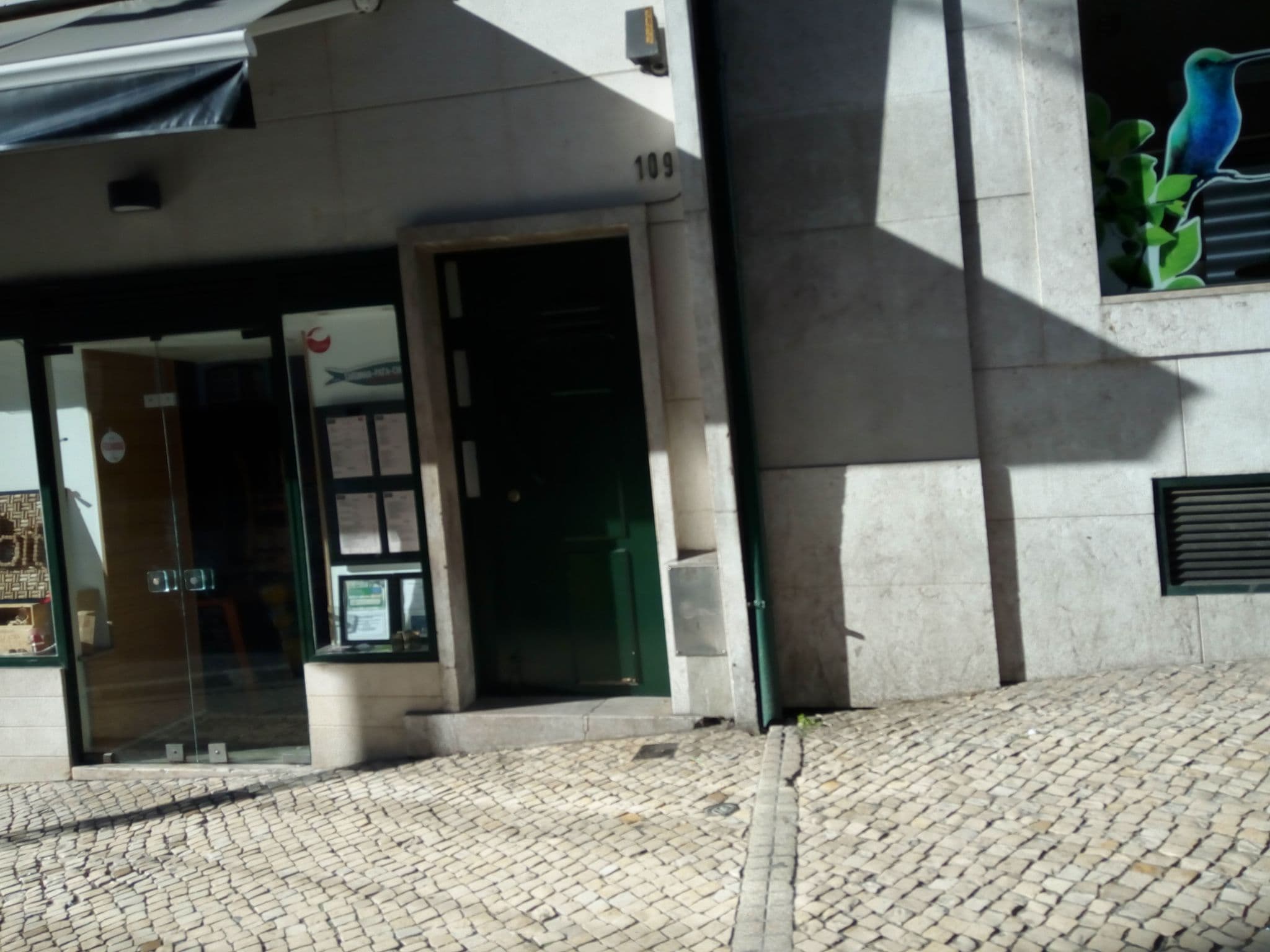 Street view near Edifício Ex Libris - Almaria, São Mamede — © mapfool (CC BY-SA · Mapillary)