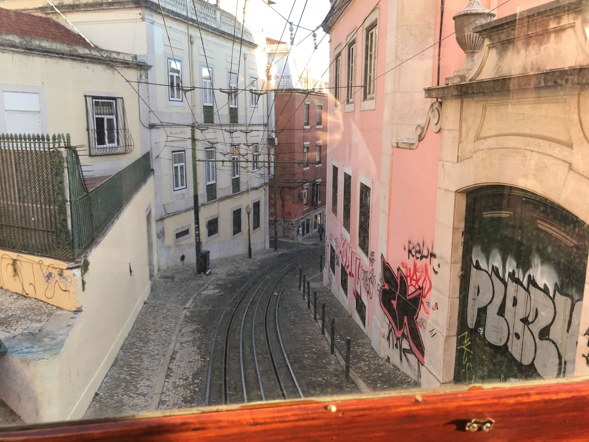 Street view near Hotel Suíço Atlântico, São Mamede — © miguel_andrade (CC BY-SA · Mapillary)