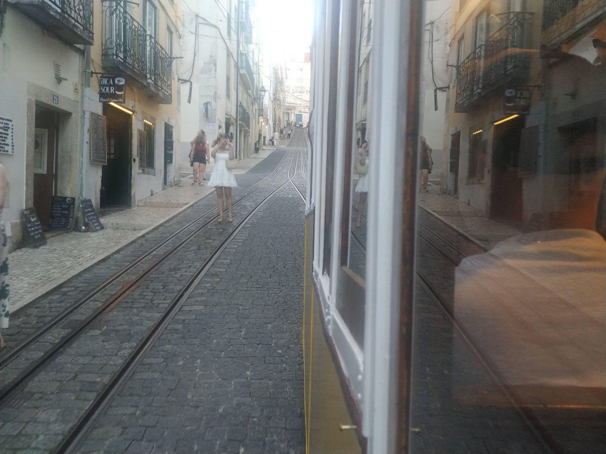 Street view near Tybica, Bairro Alto — © filohipo (CC BY-SA · Mapillary)