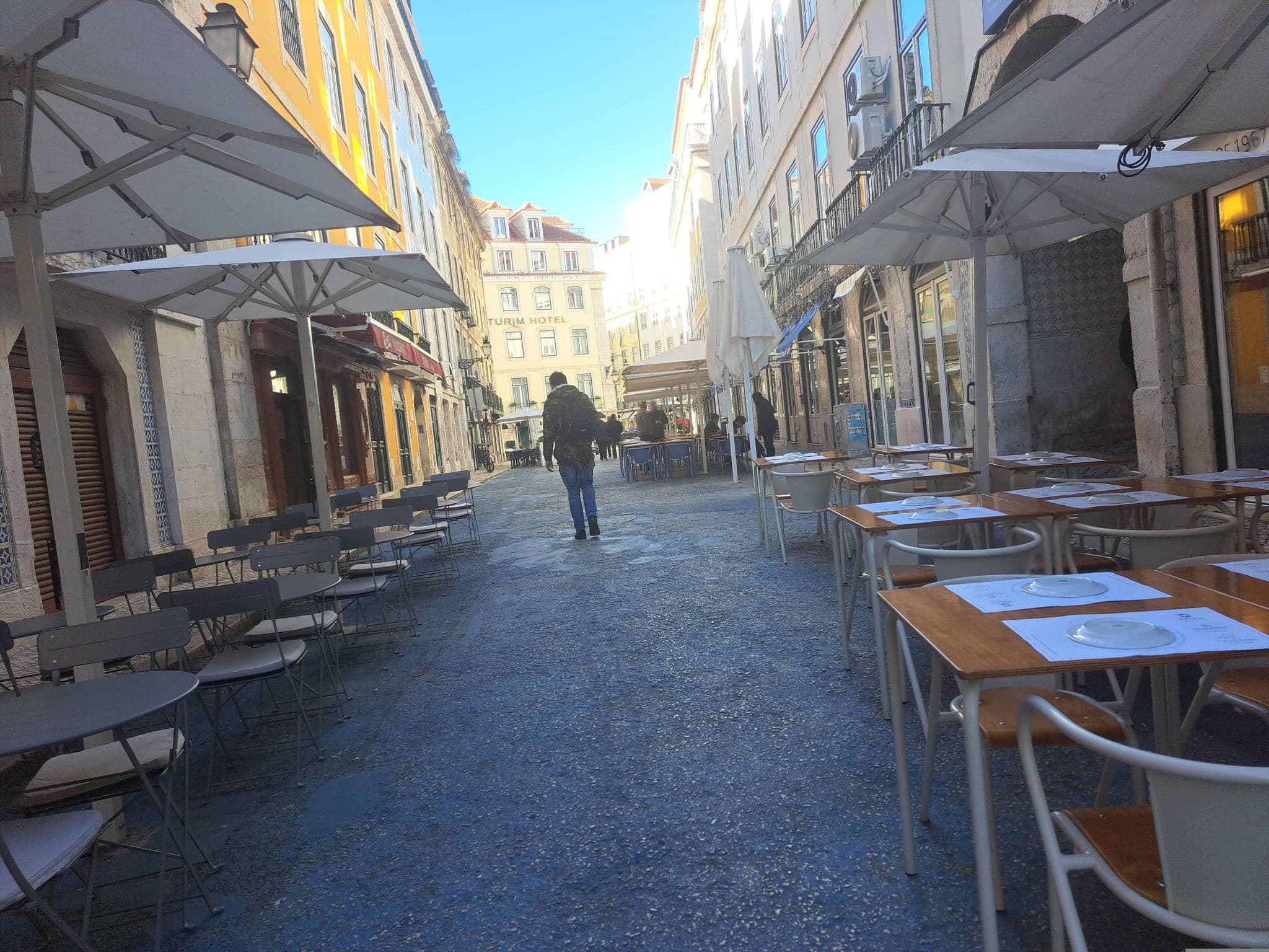 Street view near Downtown Historic Flats, Goncalo's Home, Baixa — © beer119 (CC BY-SA · Mapillary)