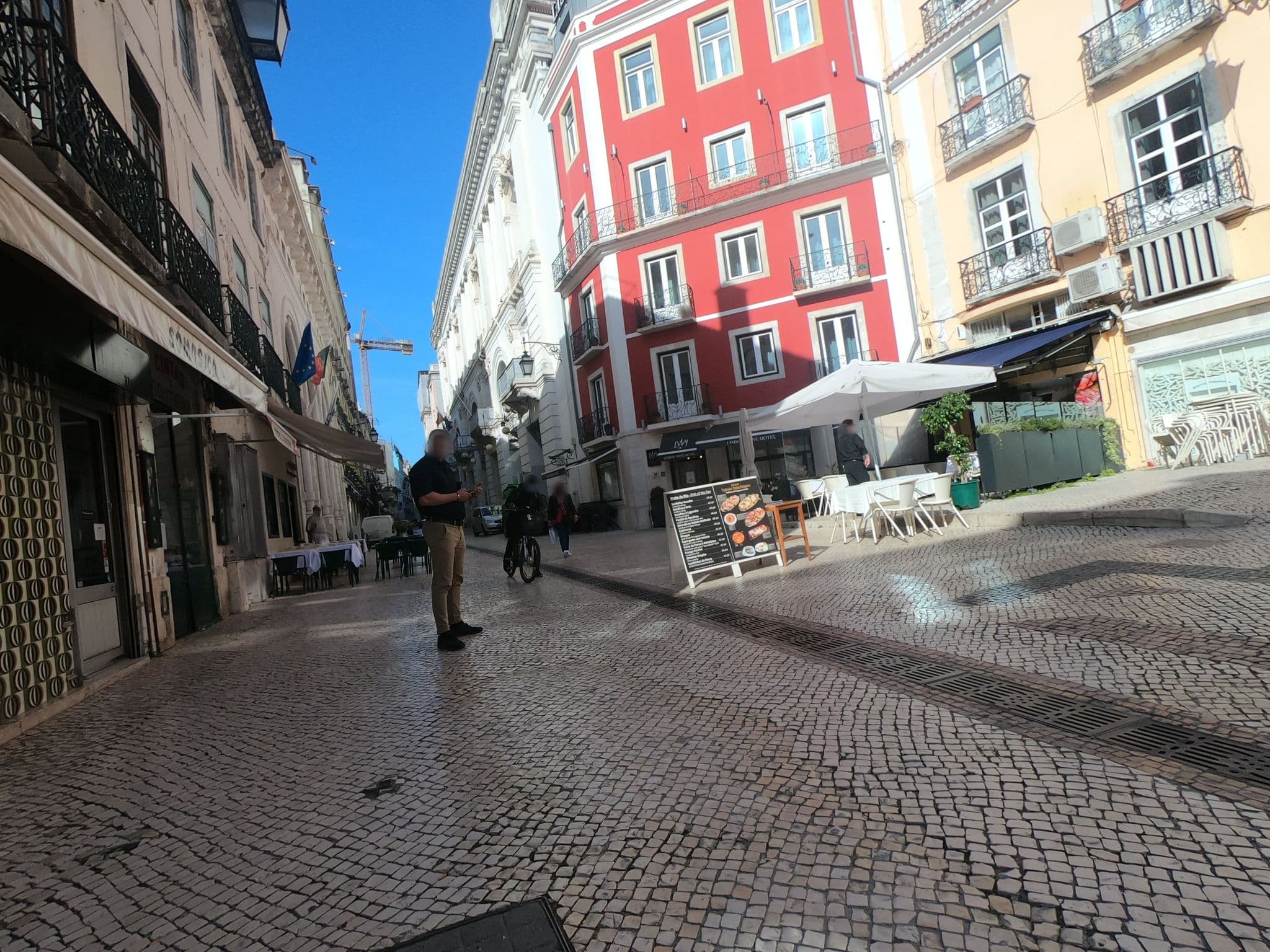 Street view near Pensão Flôr da Baixa, São Mamede — © filohipo (CC BY-SA · Mapillary)
