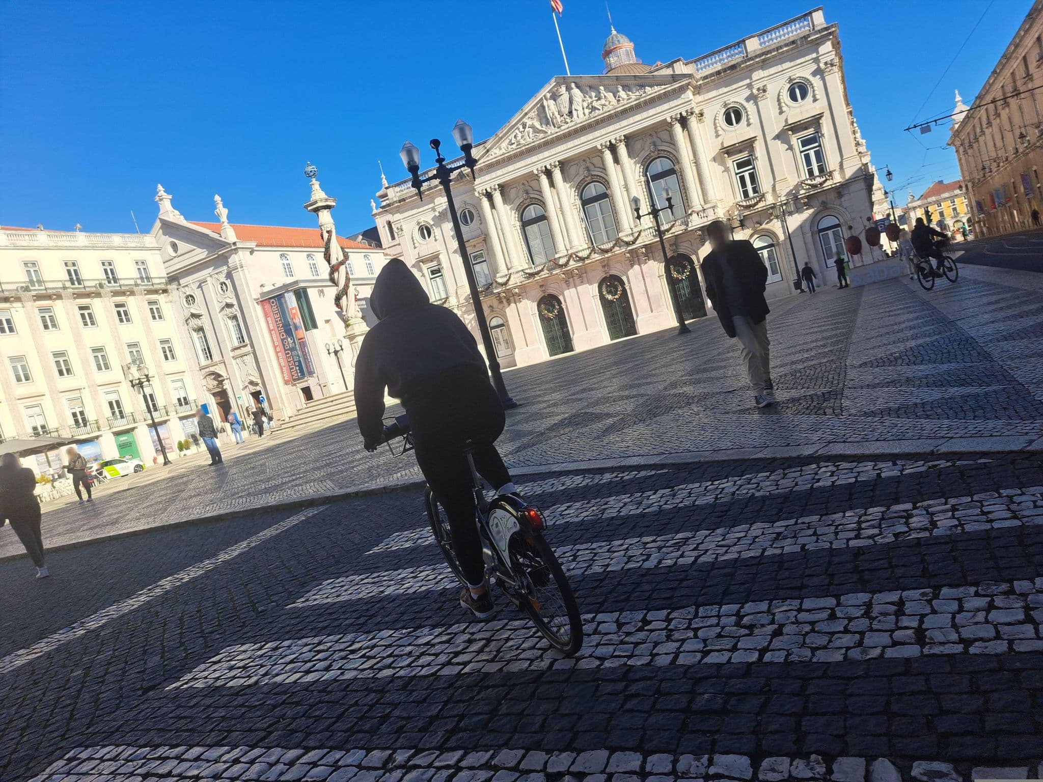 Street view near Almalusa Hotel, Baixa — © beer119 (CC BY-SA · Mapillary)