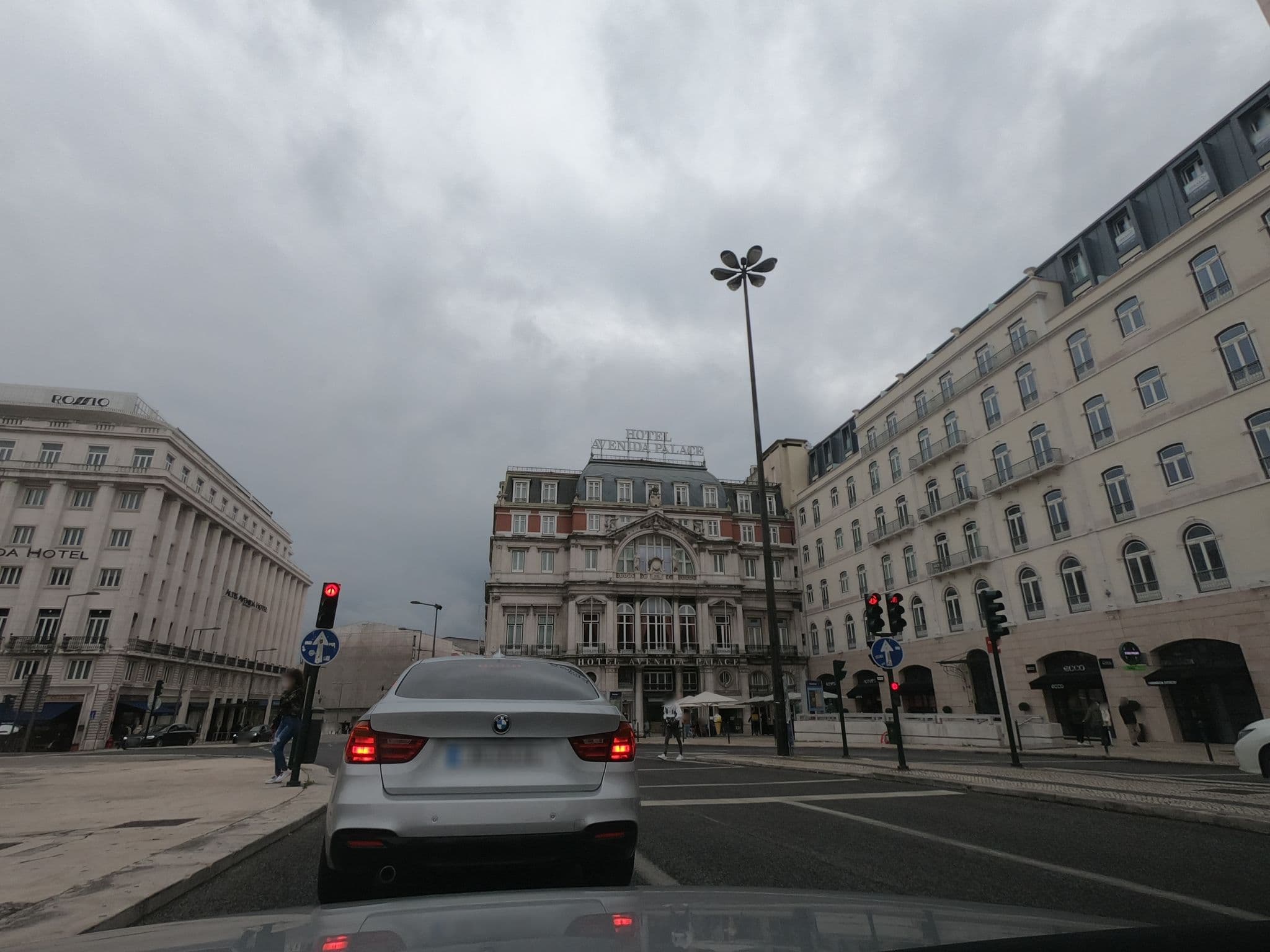 Street view near Goodmorning Hostel, São Mamede — © filohipo (CC BY-SA · Mapillary)