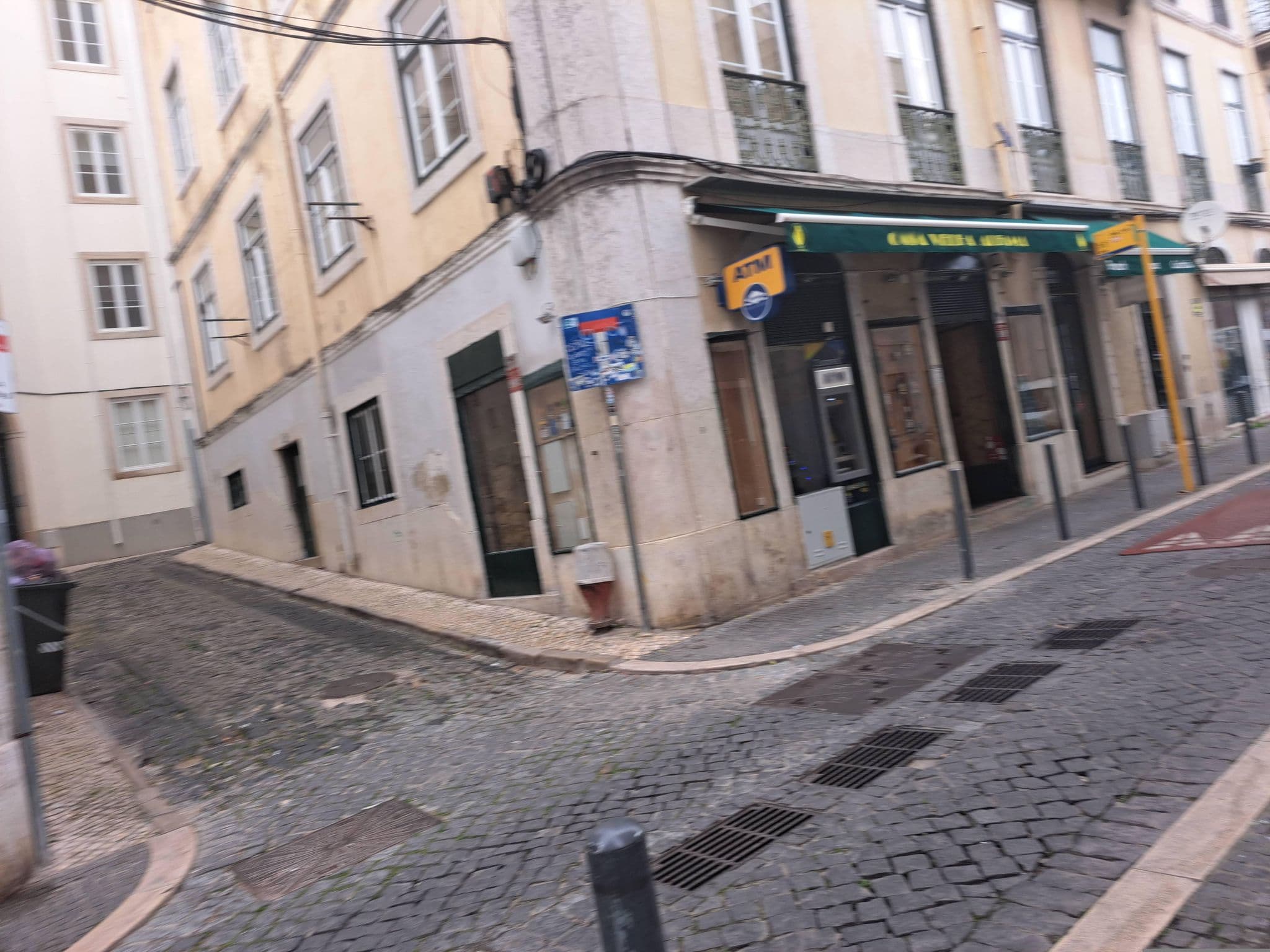Street view near Casa de Charme Em Alfama, Alfama — © beer119 (CC BY-SA · Mapillary)