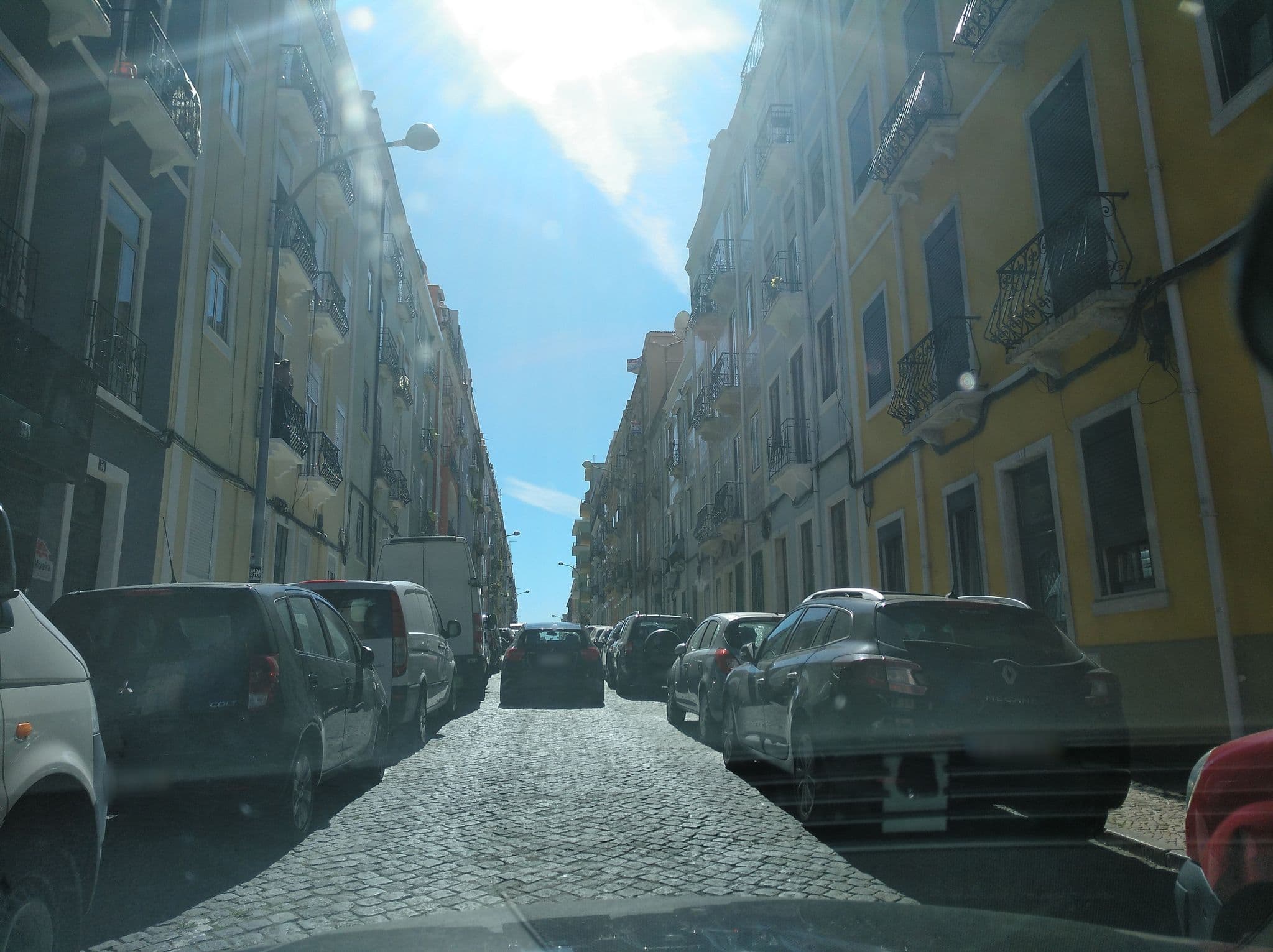 Street view near Kionga Suites, São Jorge de Arroios — © filohipo (CC BY-SA · Mapillary)