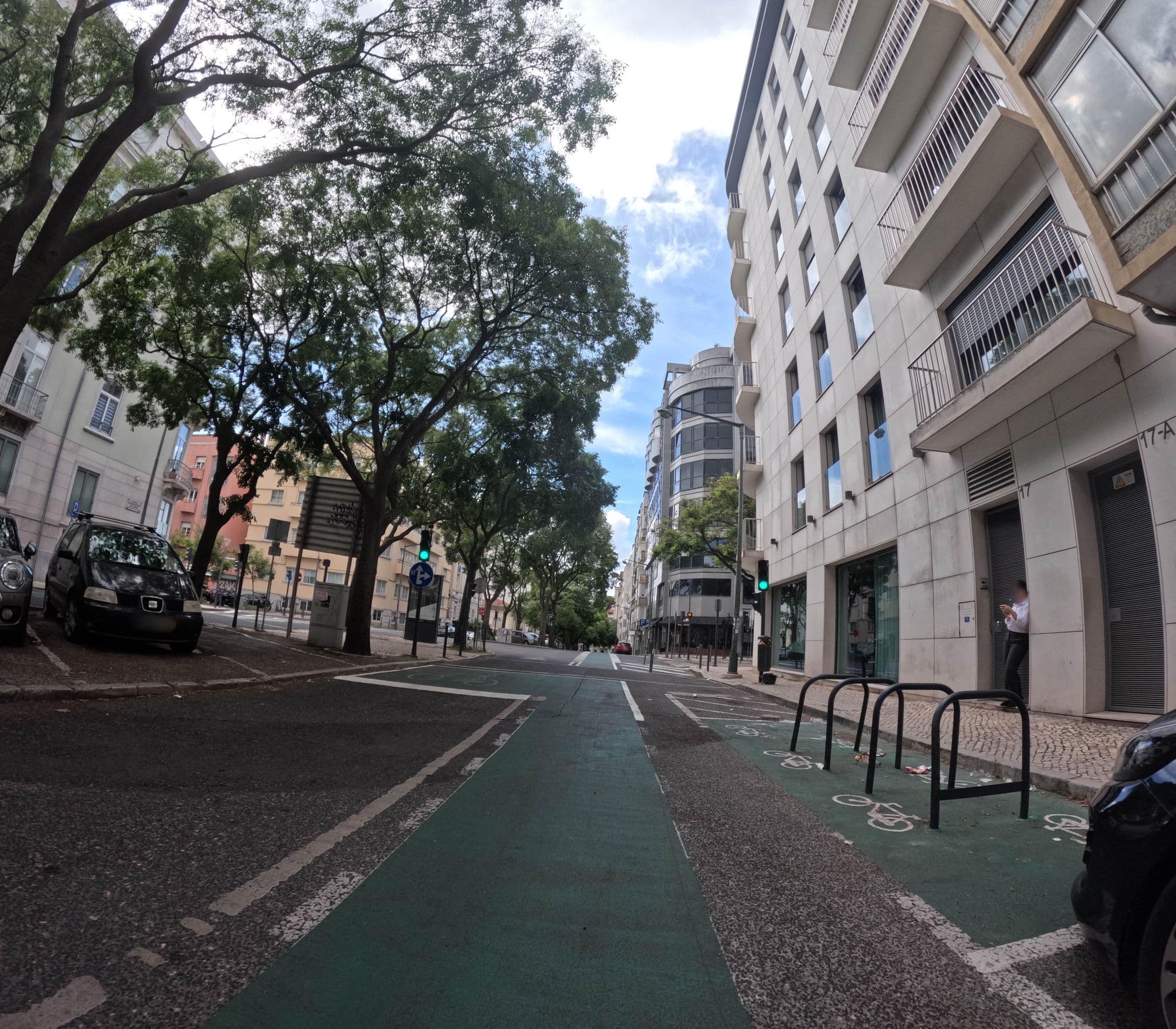 Street view near Metro Hostel Lisbon, São Jorge de Arroios — © danielagos12 (CC BY-SA · Mapillary)