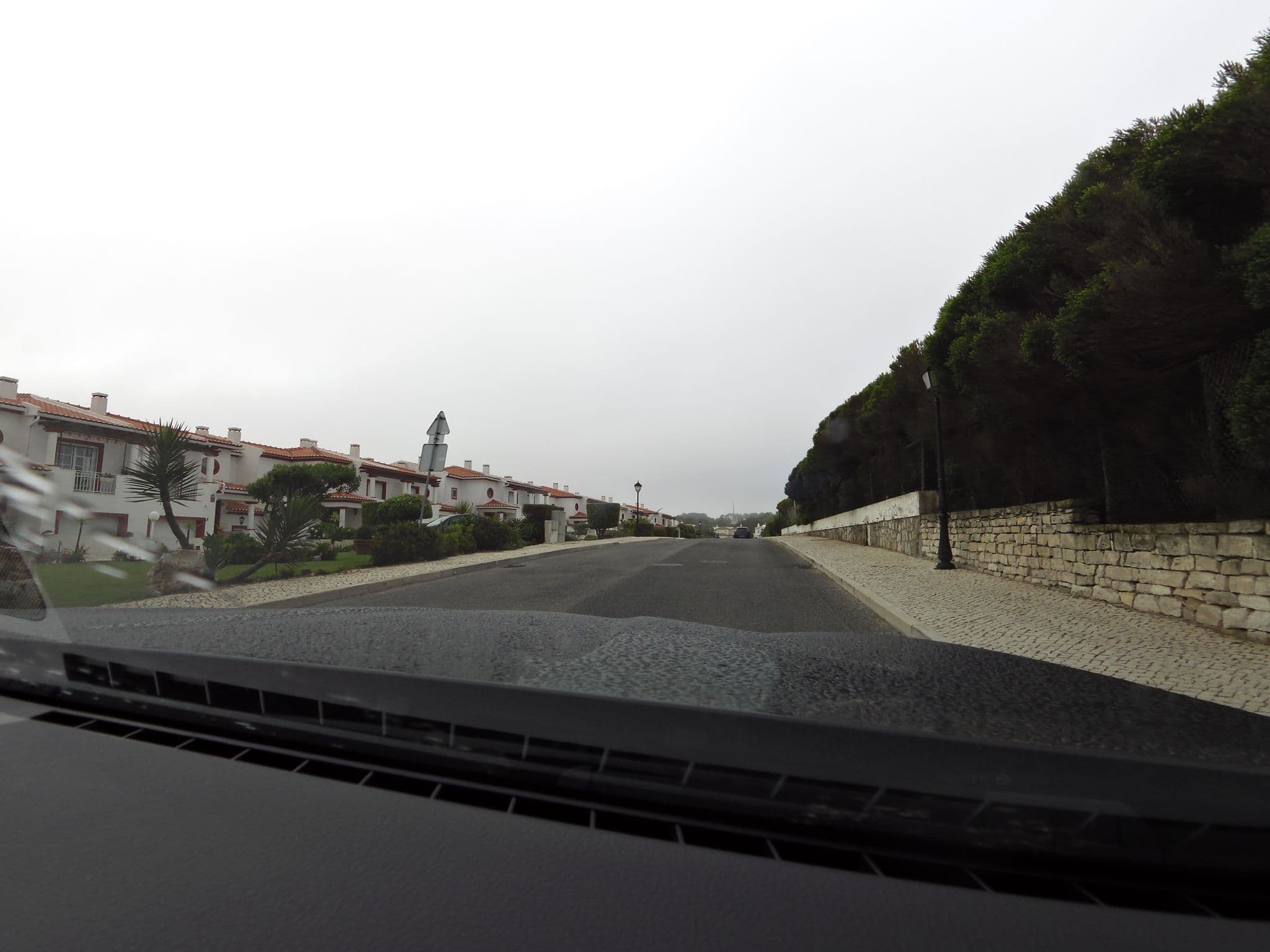 Street view near Hotel da Praia-Gestão e Exploração de Hotéis S.A., Ferrel — © zors1843 (CC BY-SA · Mapillary)
