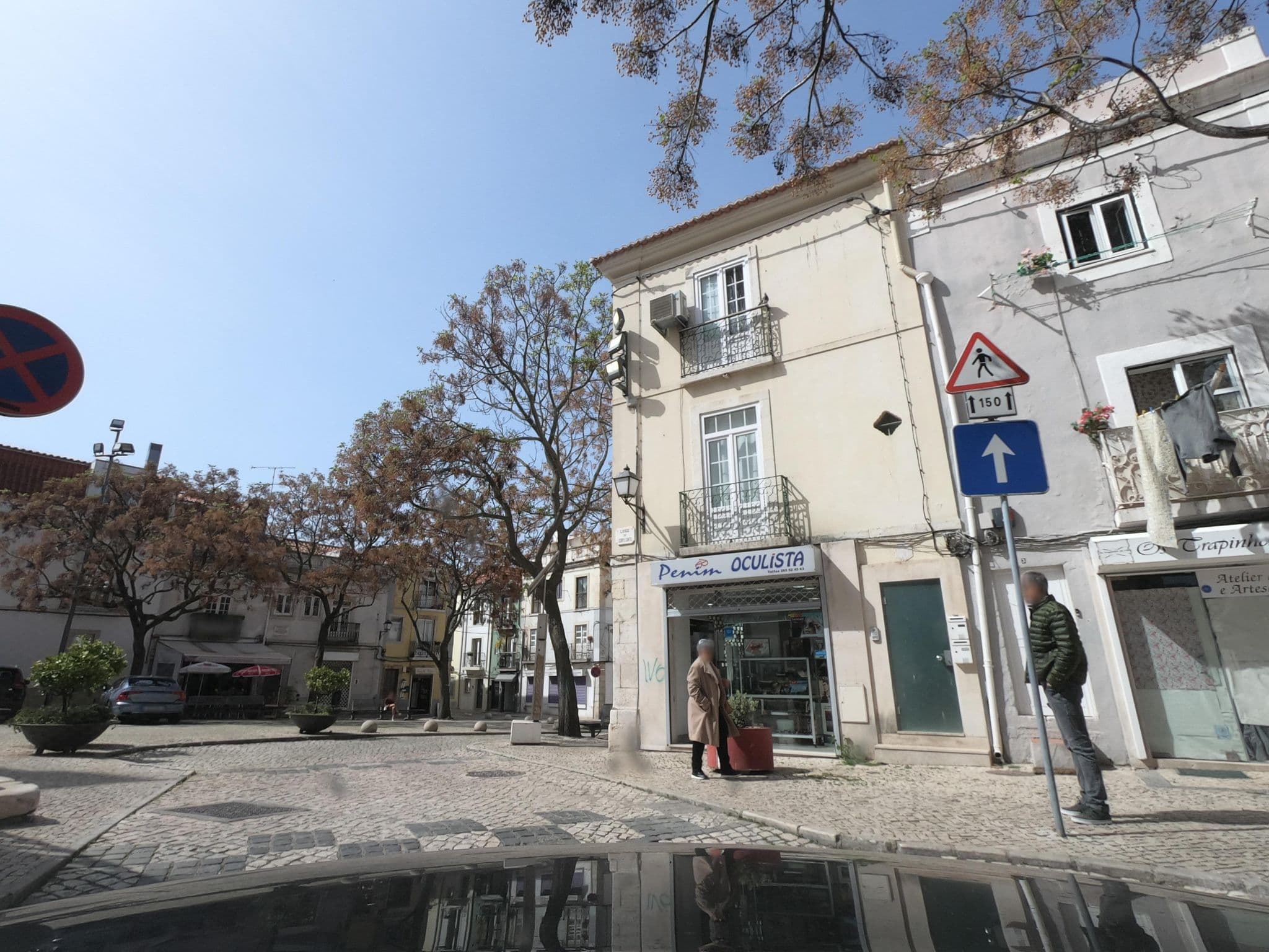 Street view near Alojamento Cafofos da Zeta, Setúbal — © filohipo (CC BY-SA · Mapillary)