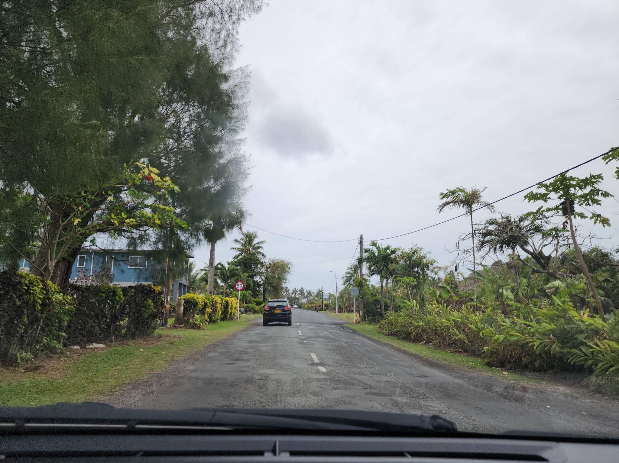 Street view near Mama Ru's Beach Bungalows, Avarua — © jthnz (CC BY-SA · Mapillary)