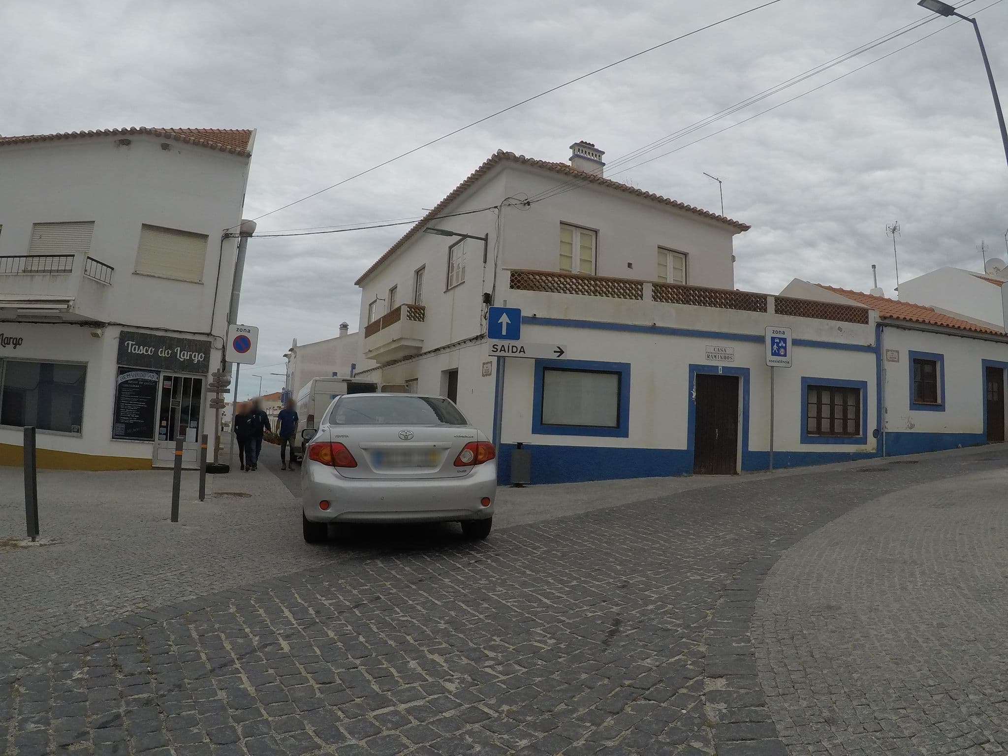 Street view near Apartamento stressfree, Vila Nova de Milfontes — © chrisbeddow (CC BY-SA · Mapillary)