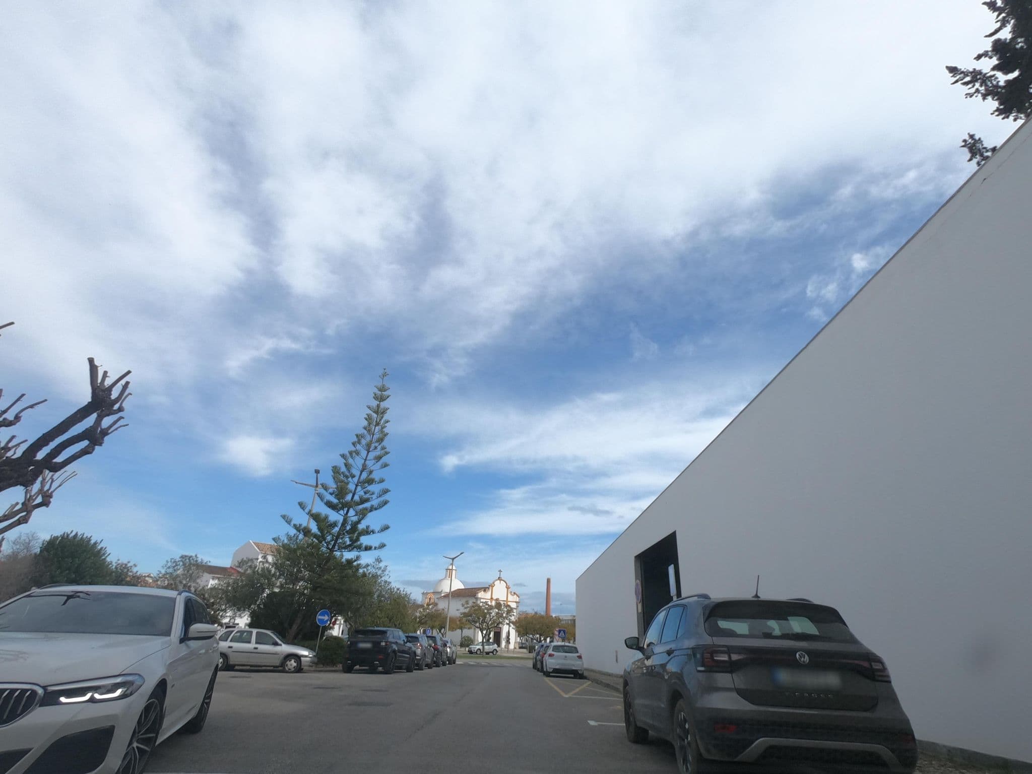 Street view near Apartamentos Gharb Diem, Tavira — © filohipo (CC BY-SA · Mapillary)
