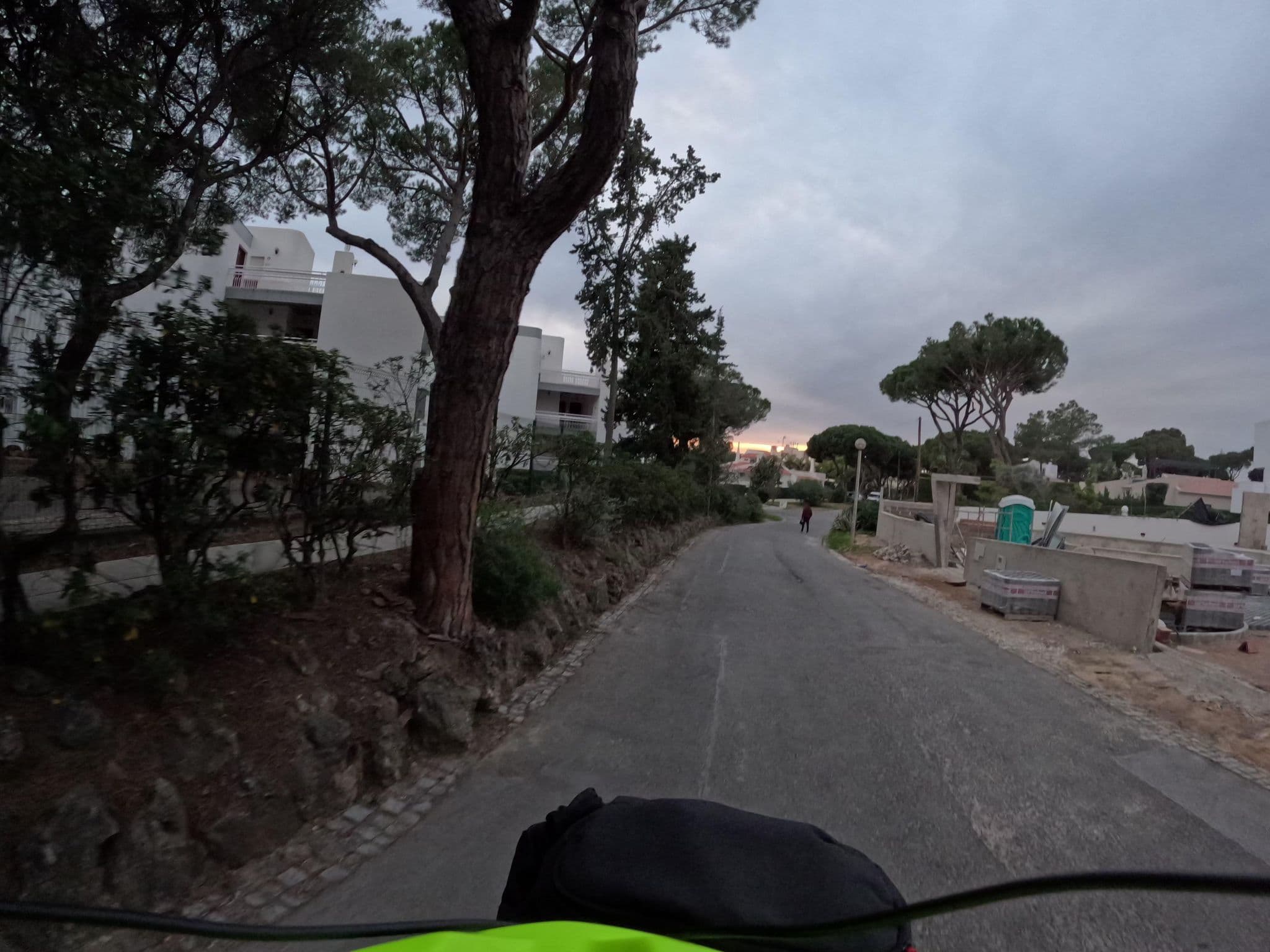 Street view near Apartmentos Pinhal da Marina, Vilamoura — © claudiop (CC BY-SA · Mapillary)