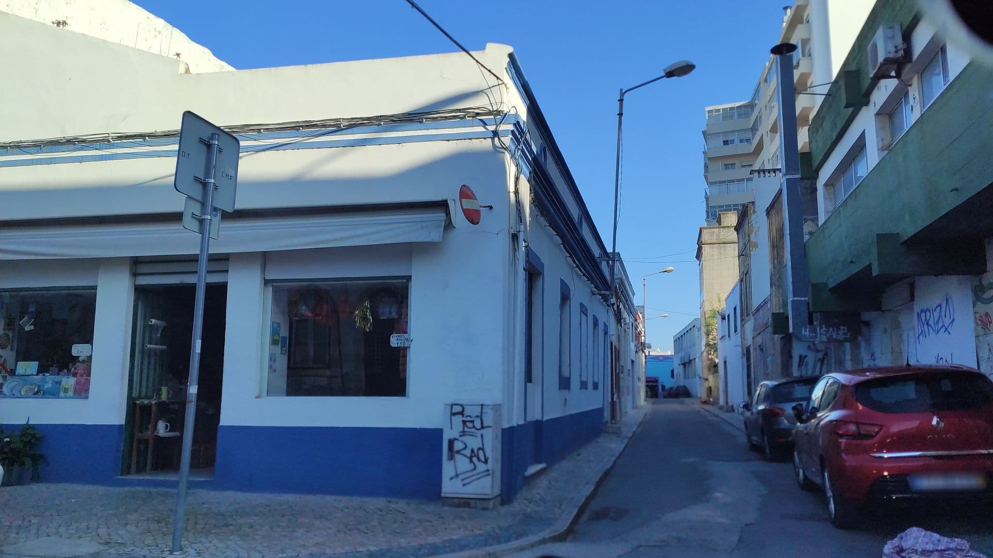 Street view near Blablabla Hostel, Faro — © alex9099 (CC BY-SA · Mapillary)