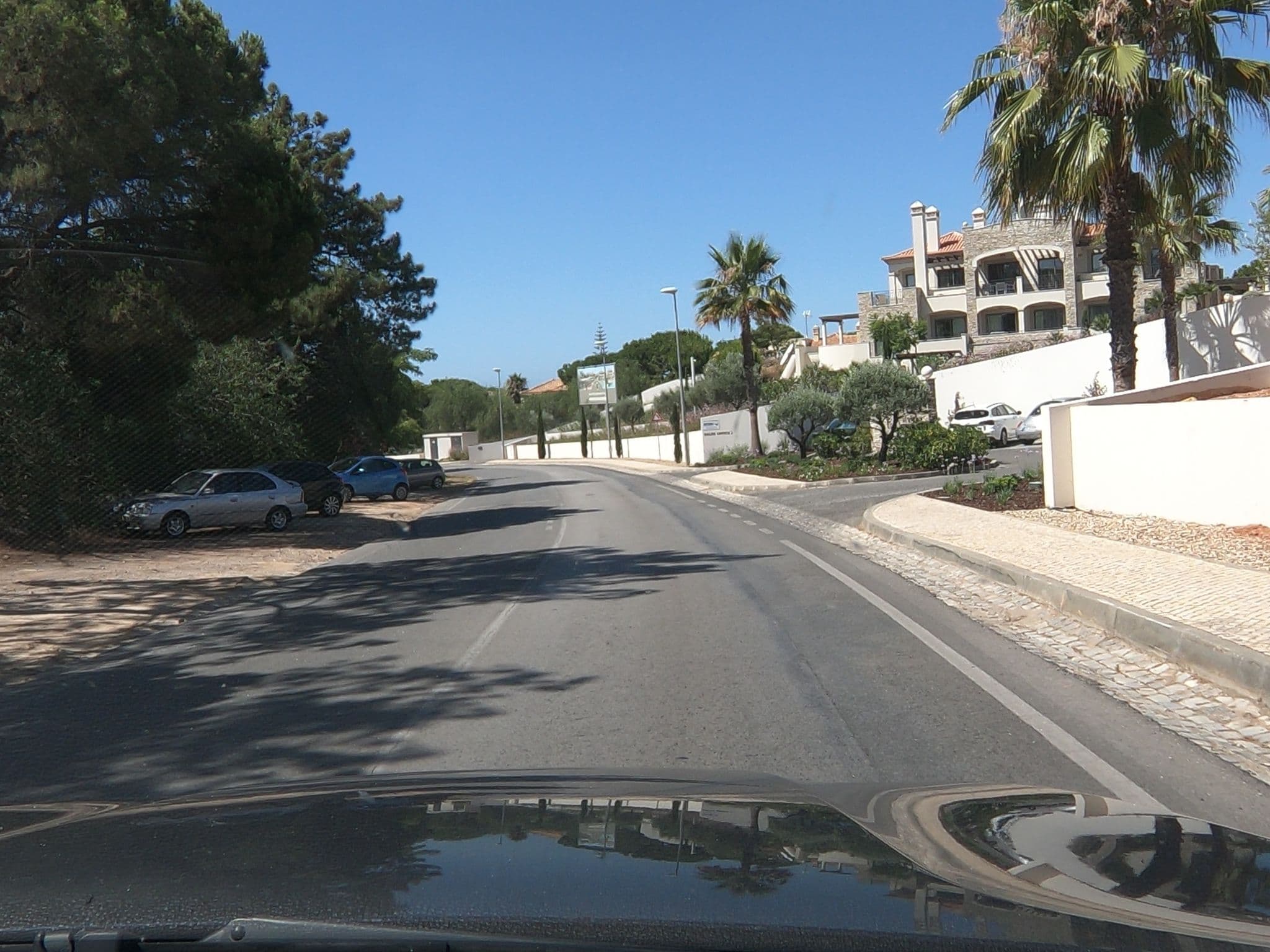 Street view near Pine Hills Vilamoura, Vilamoura — © sanjorgepinho (CC BY-SA · Mapillary)