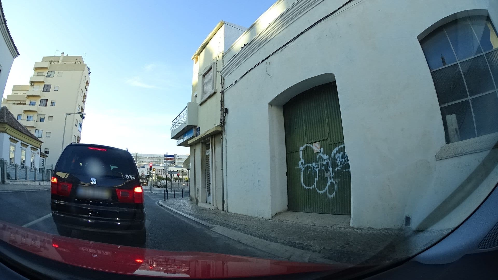 Street view near Hostel Le Penguin, Faro — © sashazykov (CC BY-SA · Mapillary)