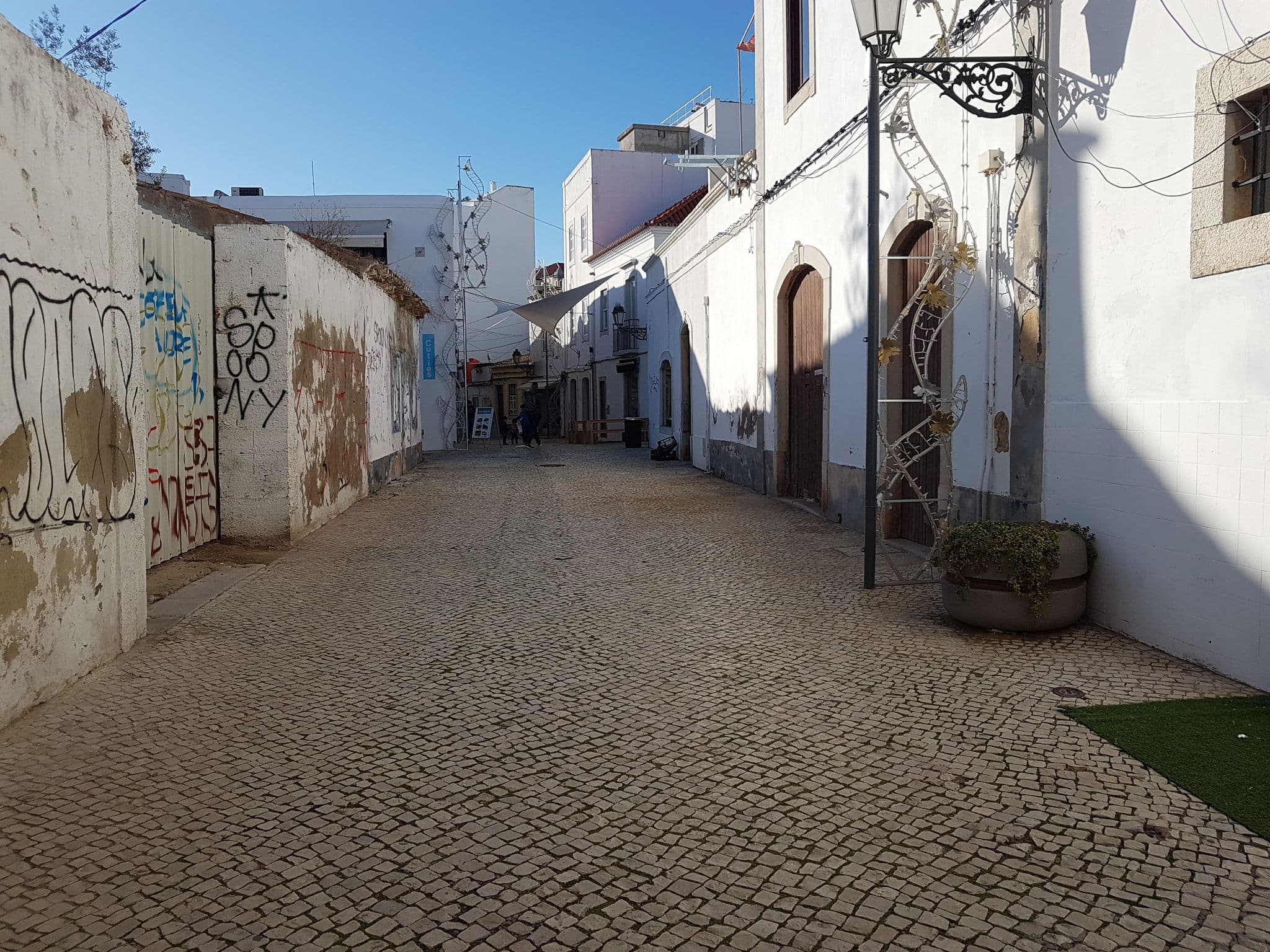 Street view near Residencial Contato, Faro — © jopparn (CC BY-SA · Mapillary)