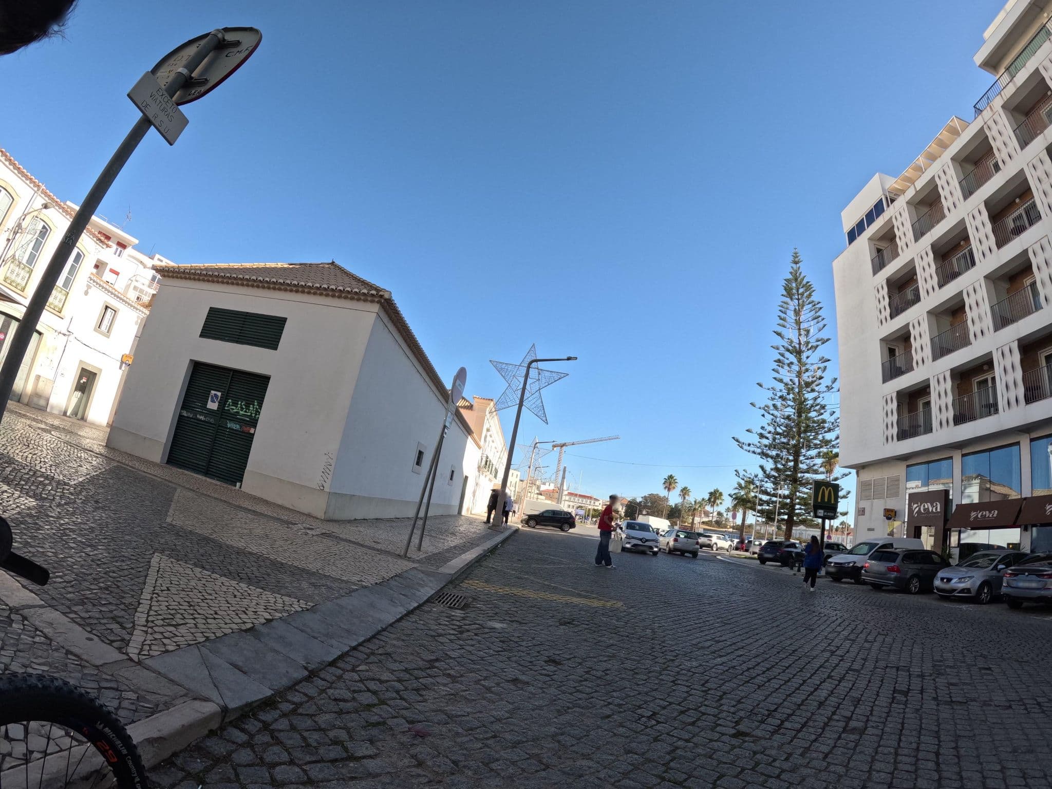 Street view near Casa Da Valentina, Faro — © claudiop (CC BY-SA · Mapillary)