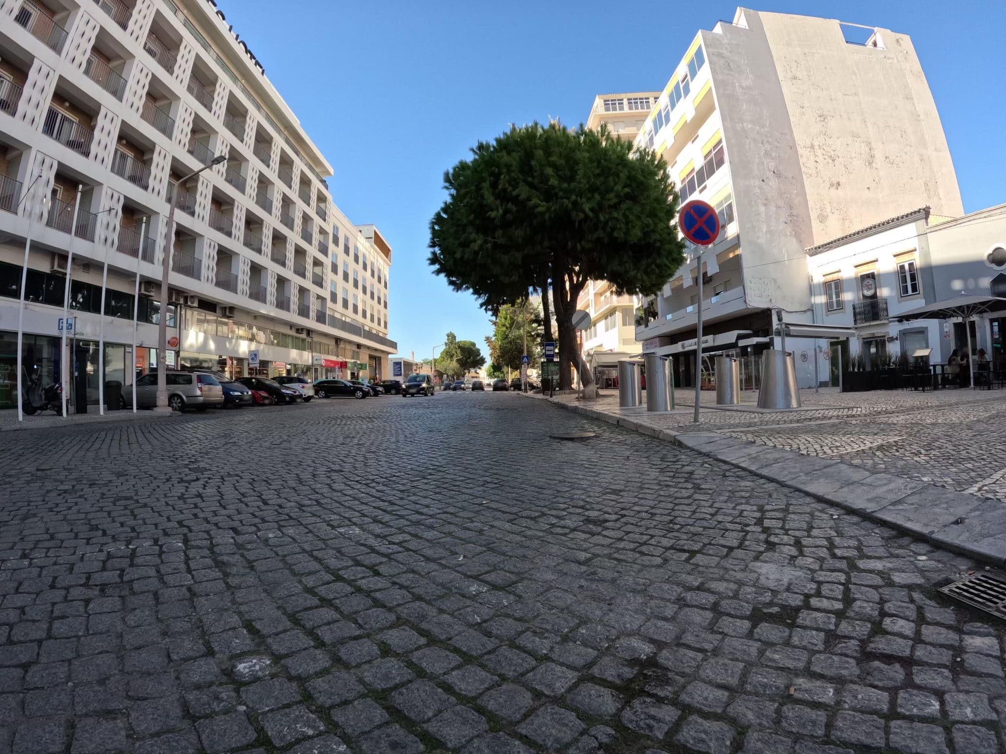 Street view near Faro Lounge Guesthouse, Faro — © claudiop (CC BY-SA · Mapillary)