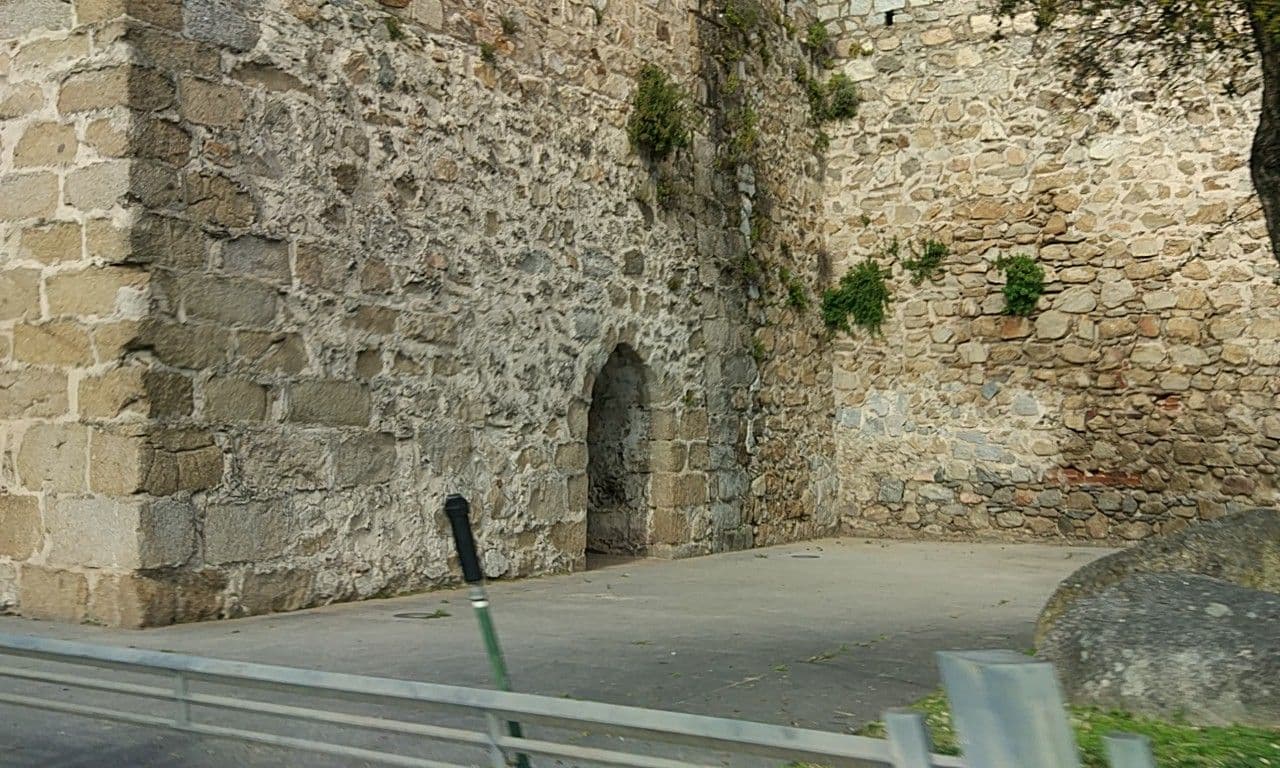 Street view near Monte Araújos, Évora — © sanjorgepinho (CC BY-SA · Mapillary)