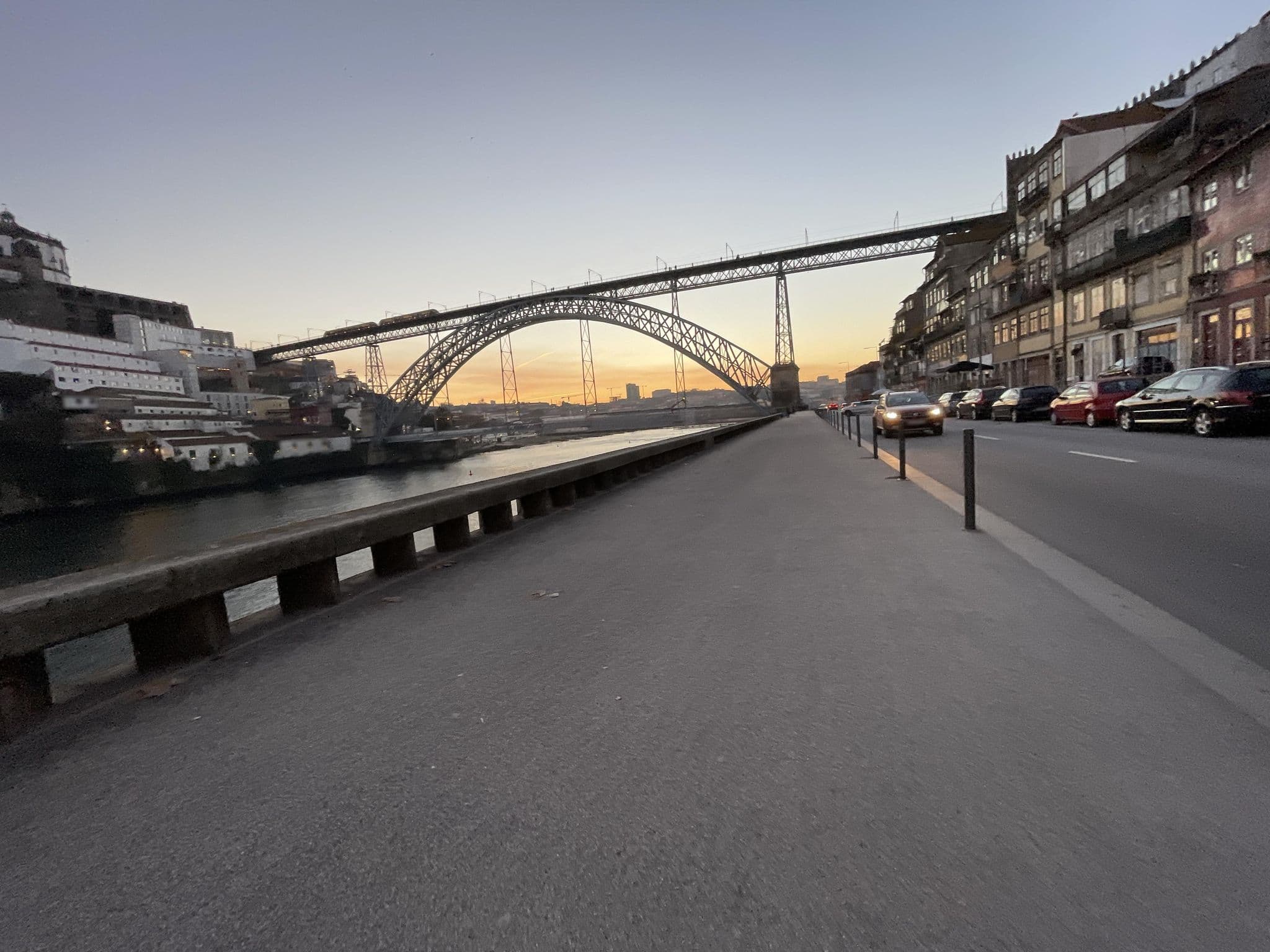 Street view near Ribeira Flats MyGod, Porto — © egorka (CC BY-SA · Mapillary)