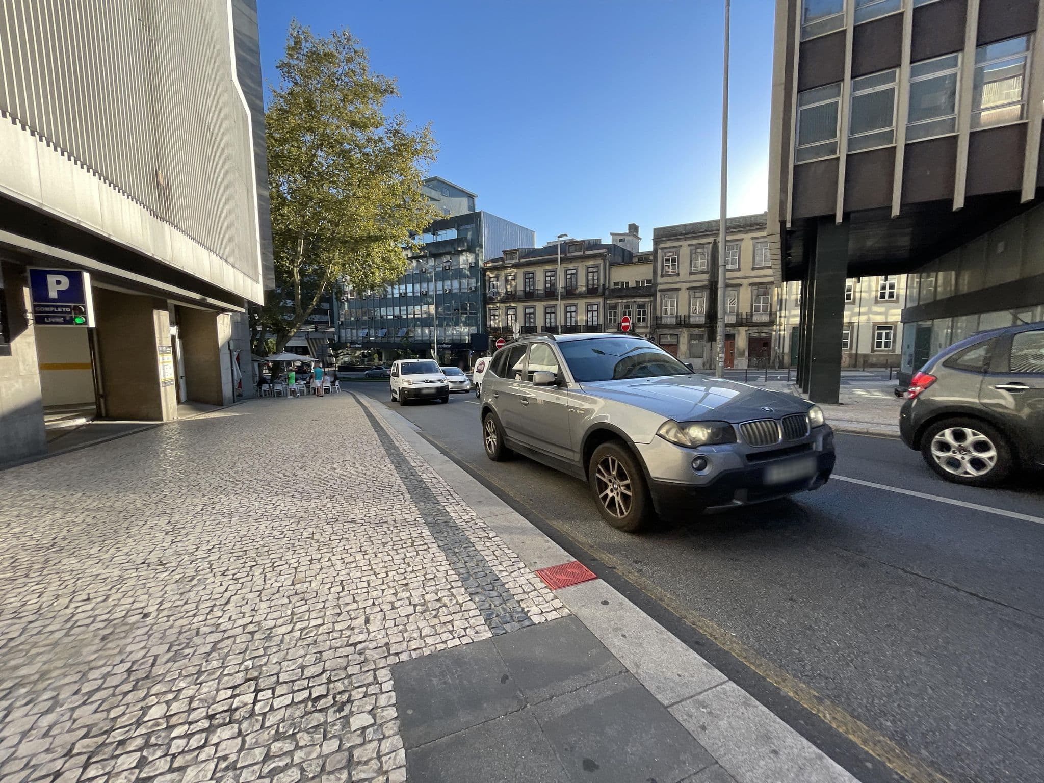Street view near Turista Da Trindade Suites Rooms, Porto — © egorka (CC BY-SA · Mapillary)