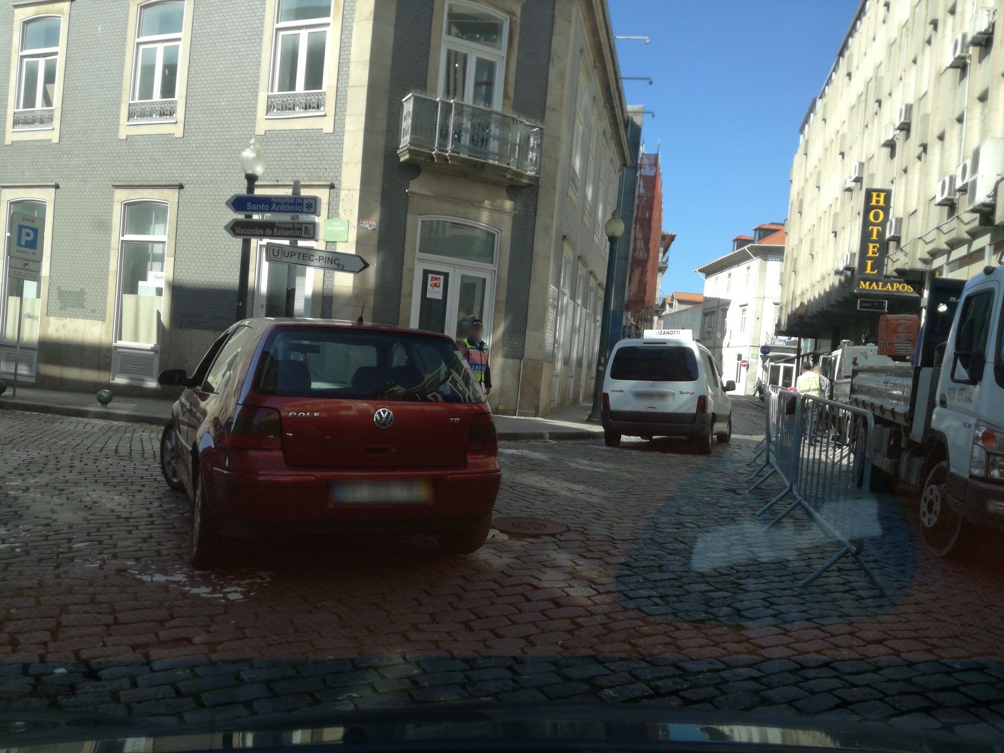 Street view near Malaposta-Actividades Turísticas e Imobiliárias S.A., Porto — © cyberlima (CC BY-SA · Mapillary)