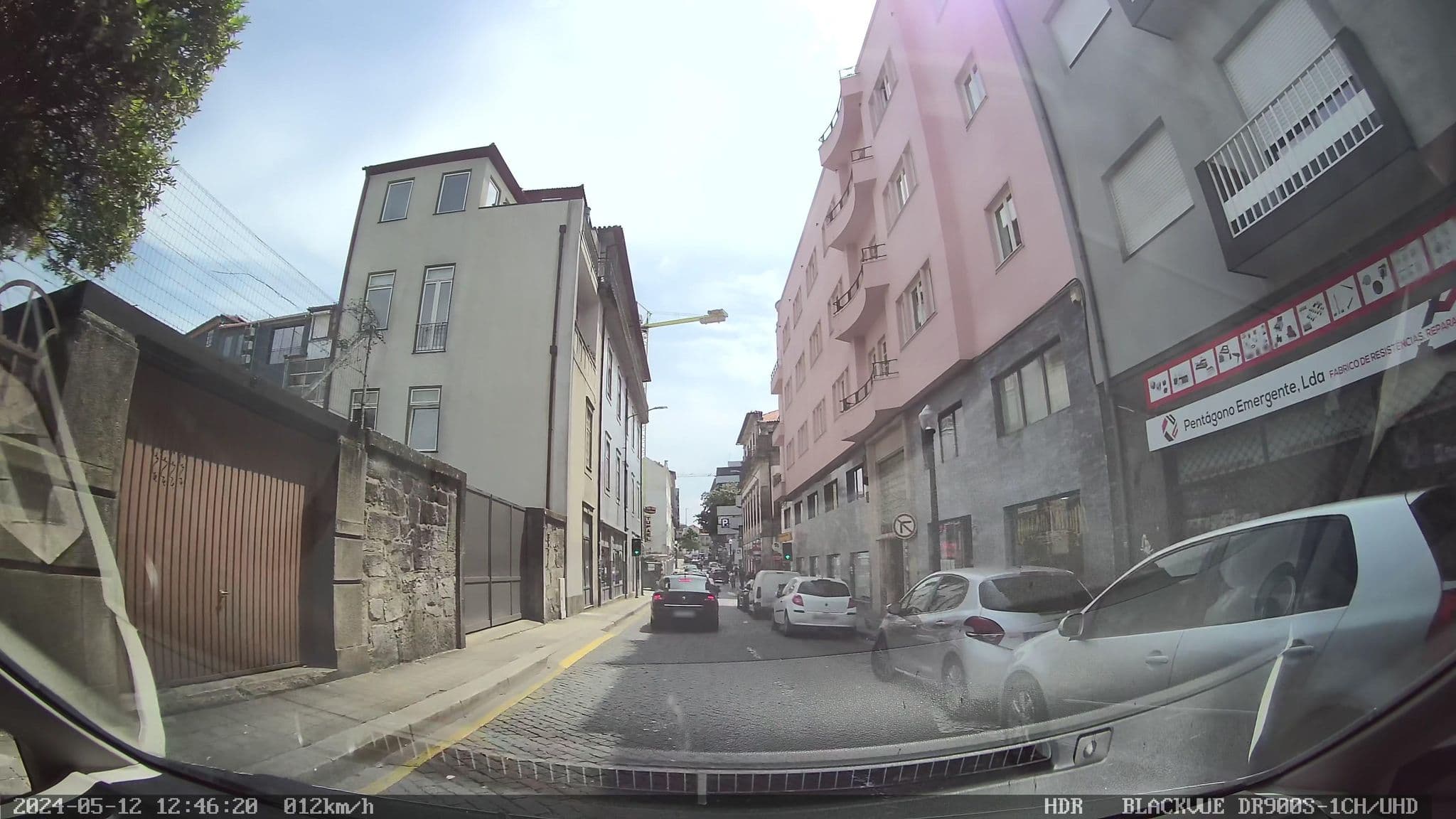 Street view near Se7e Domus, Porto — © sanjorgepinho (CC BY-SA · Mapillary)