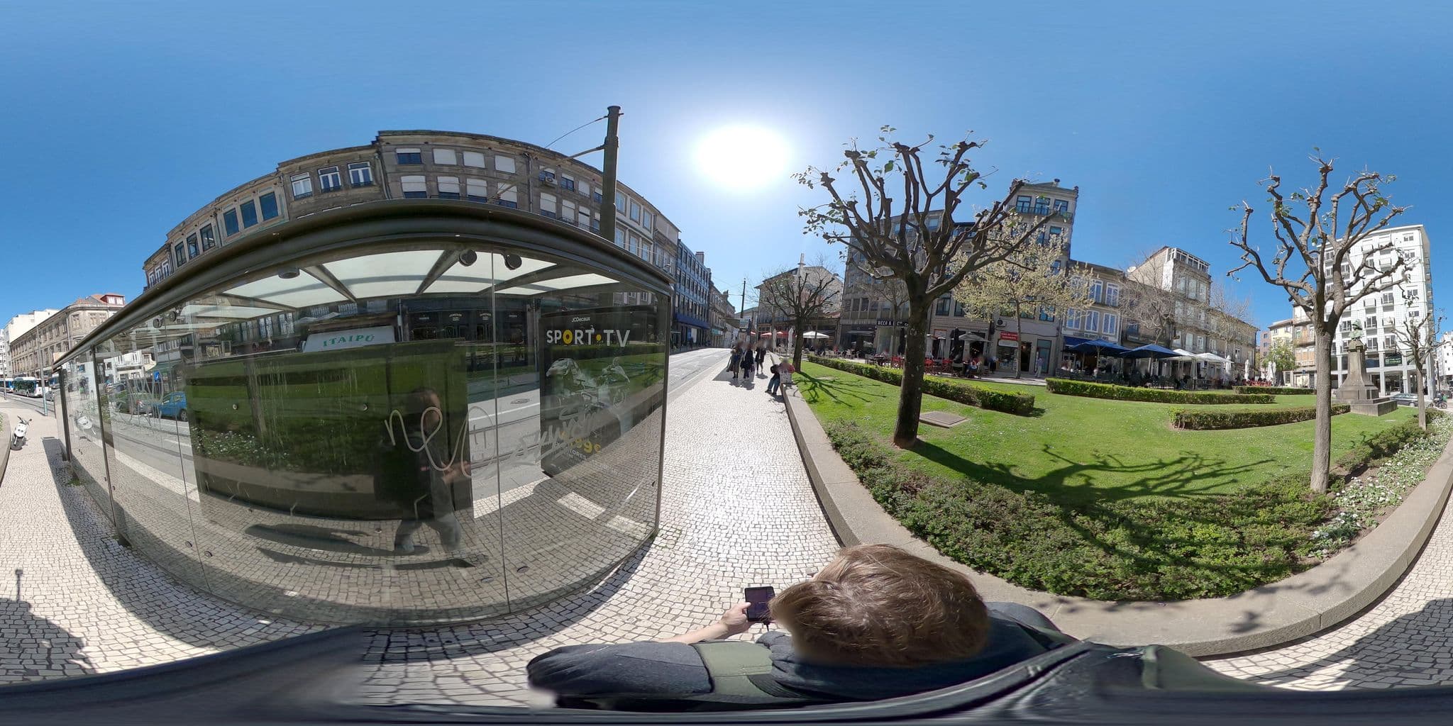 Street view near Duas Nacoes Guest House, Porto — © skfd (CC BY-SA · Mapillary)