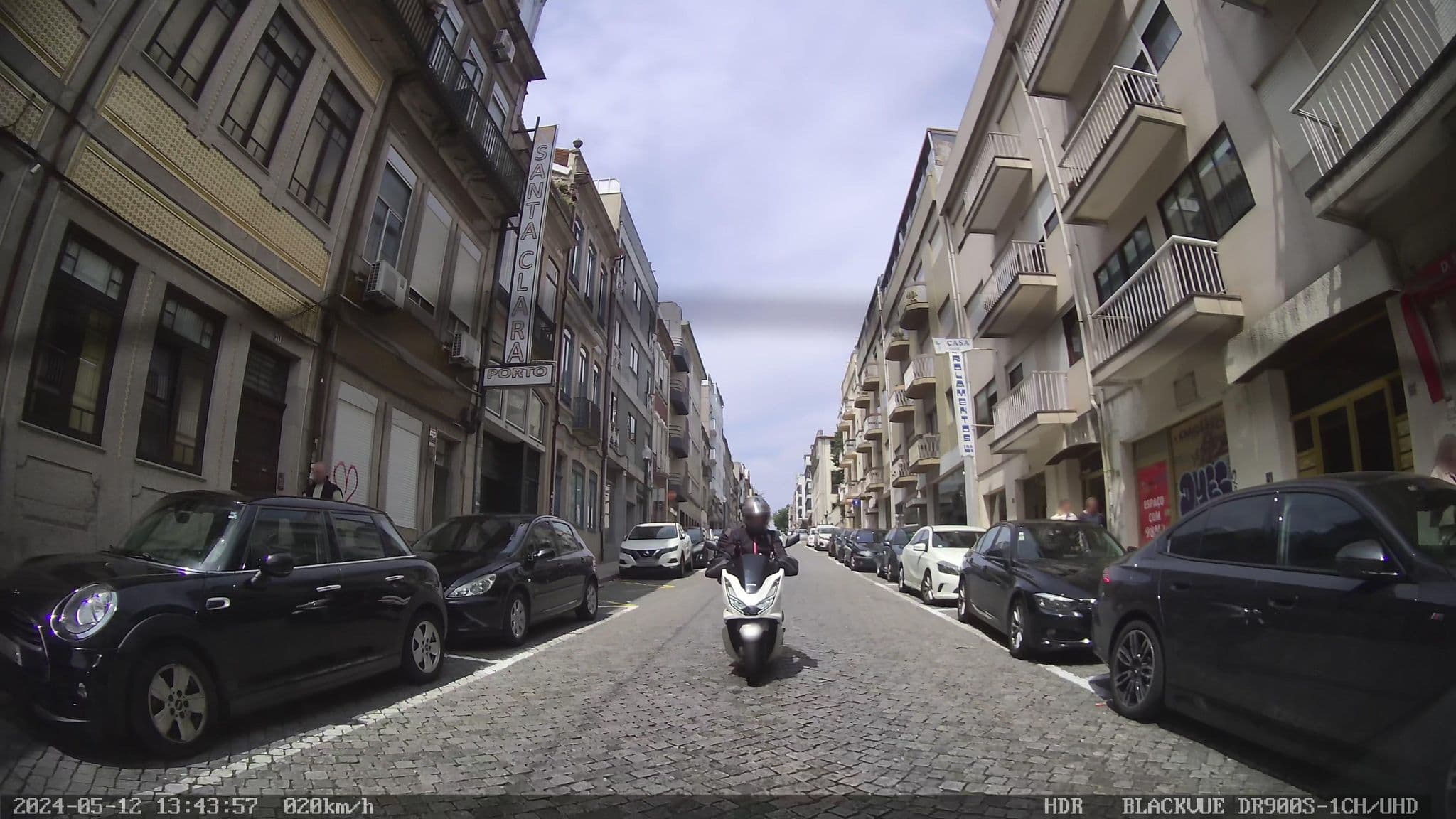 Street view near Residencia Santa Clara, Porto — © sanjorgepinho (CC BY-SA · Mapillary)